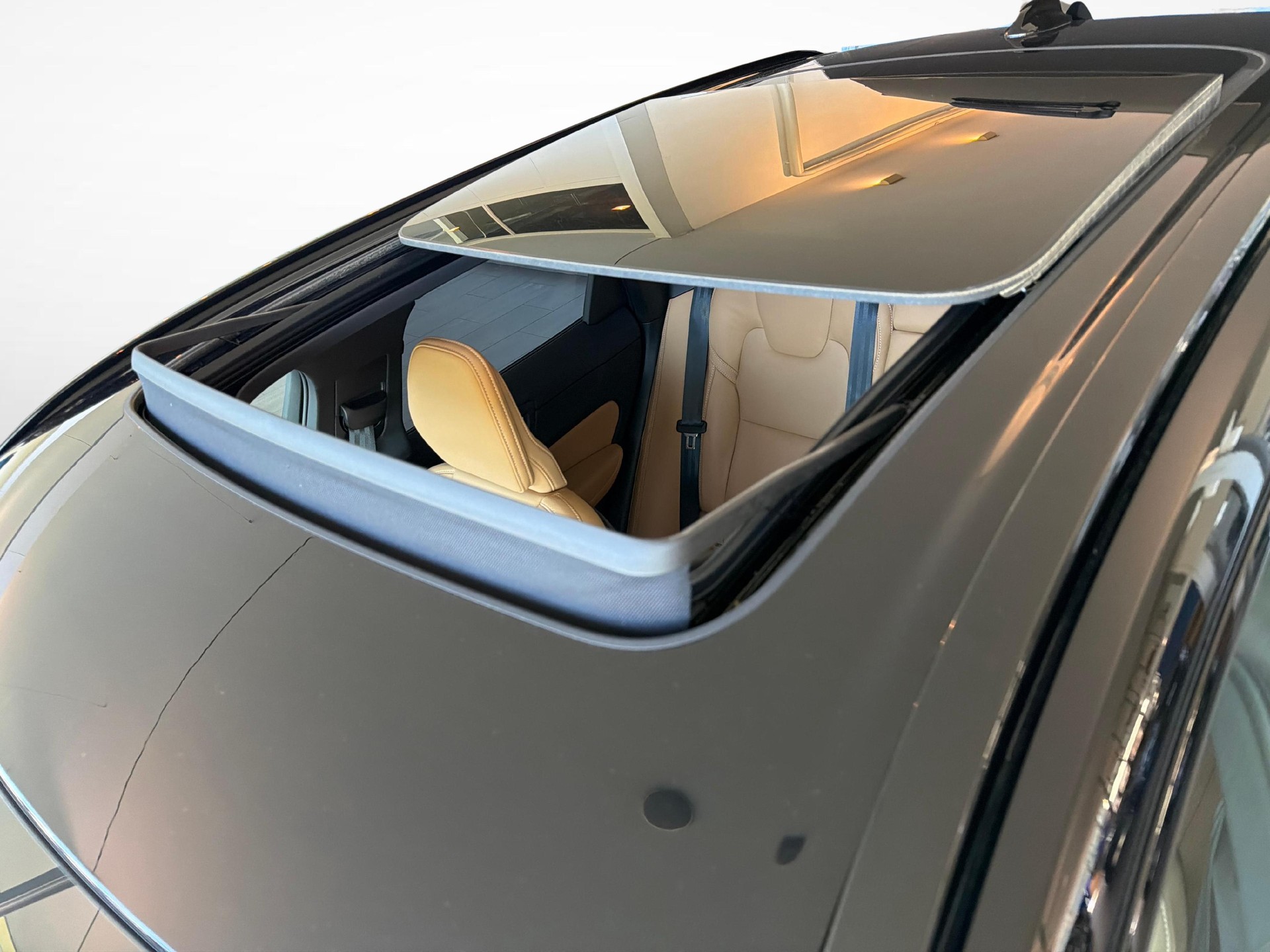 VOLVO XC60 2.0 T8 TE Ultimate Dark eAWD-image-16