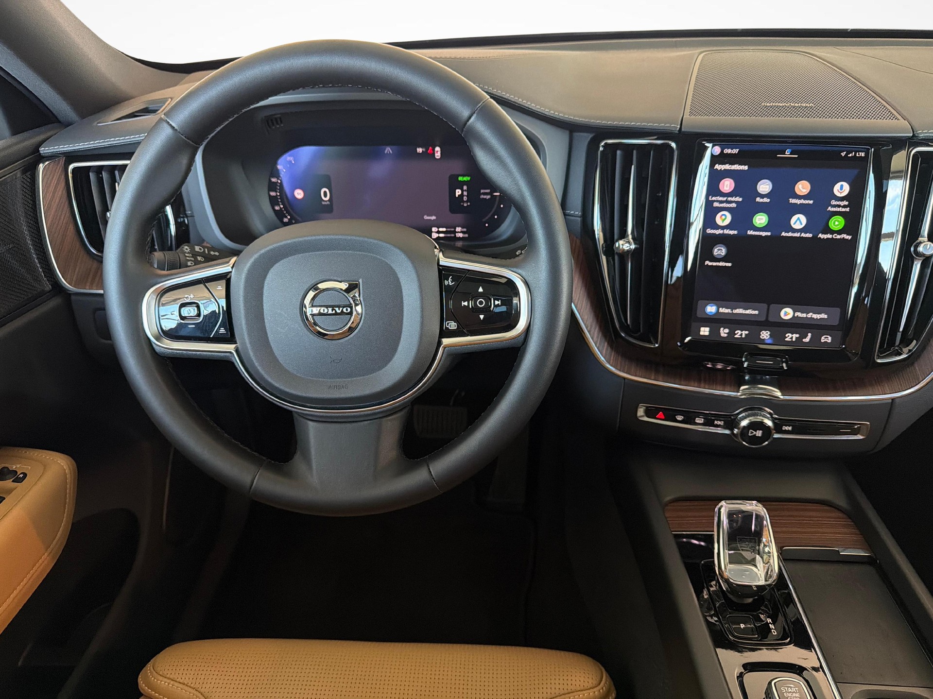 VOLVO XC60 2.0 T8 TE Ultimate Dark eAWD-image-11