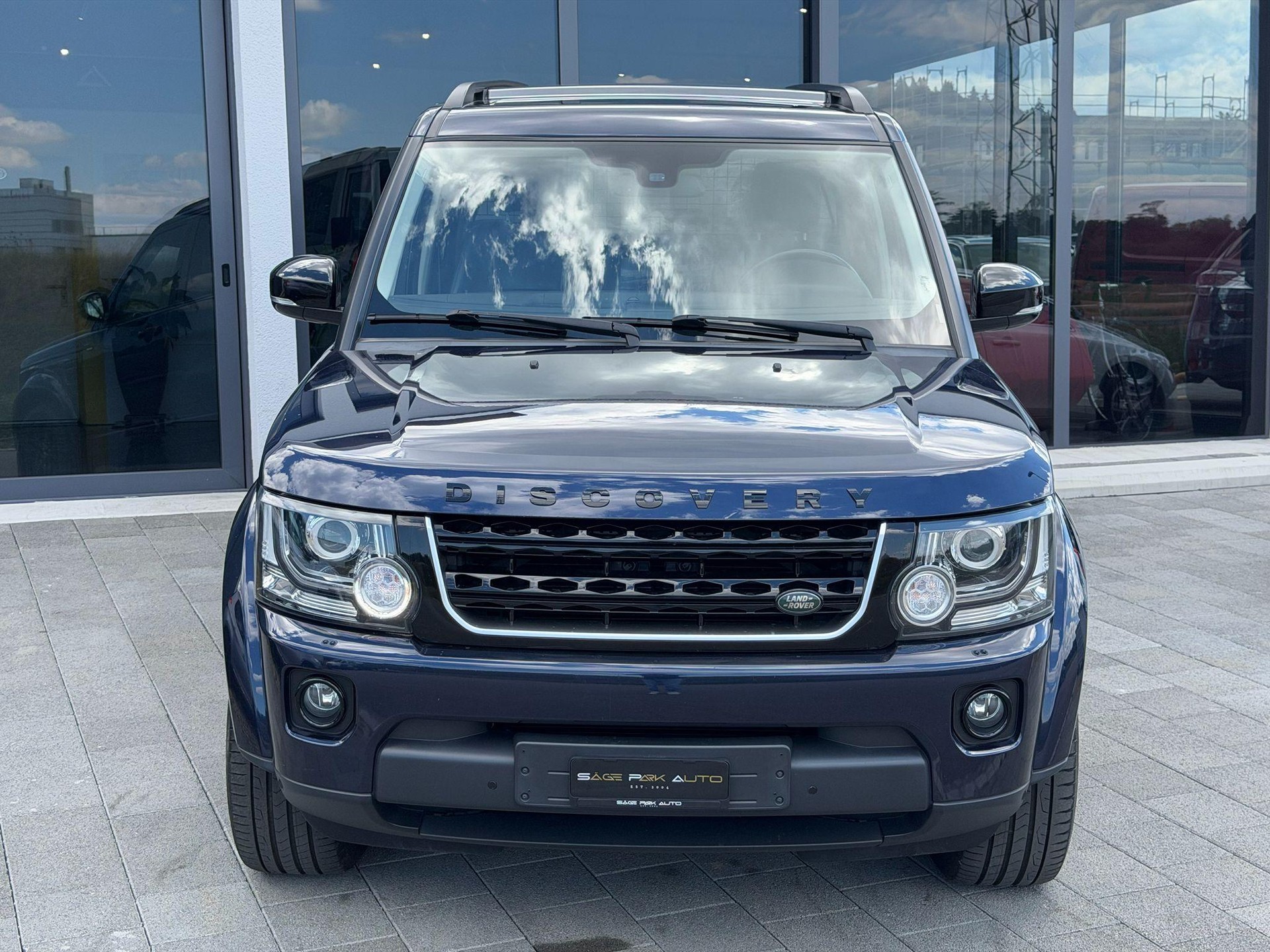 LAND ROVER Discovery 3.0 TDV6 210 HSE-image-2