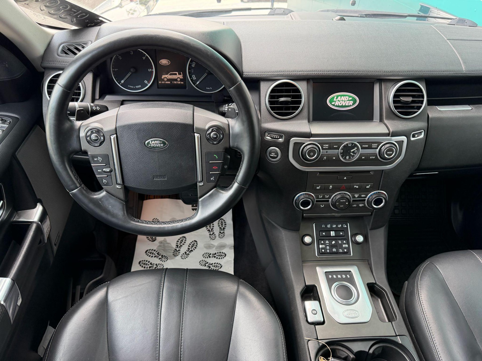 LAND ROVER Discovery 3.0 TDV6 210 HSE-image-9