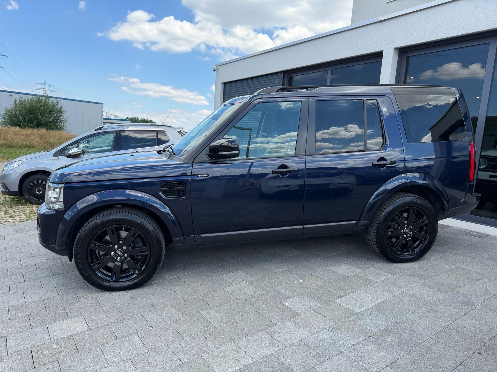 LAND ROVER Discovery 3.0 TDV6 210 HSE-image-24