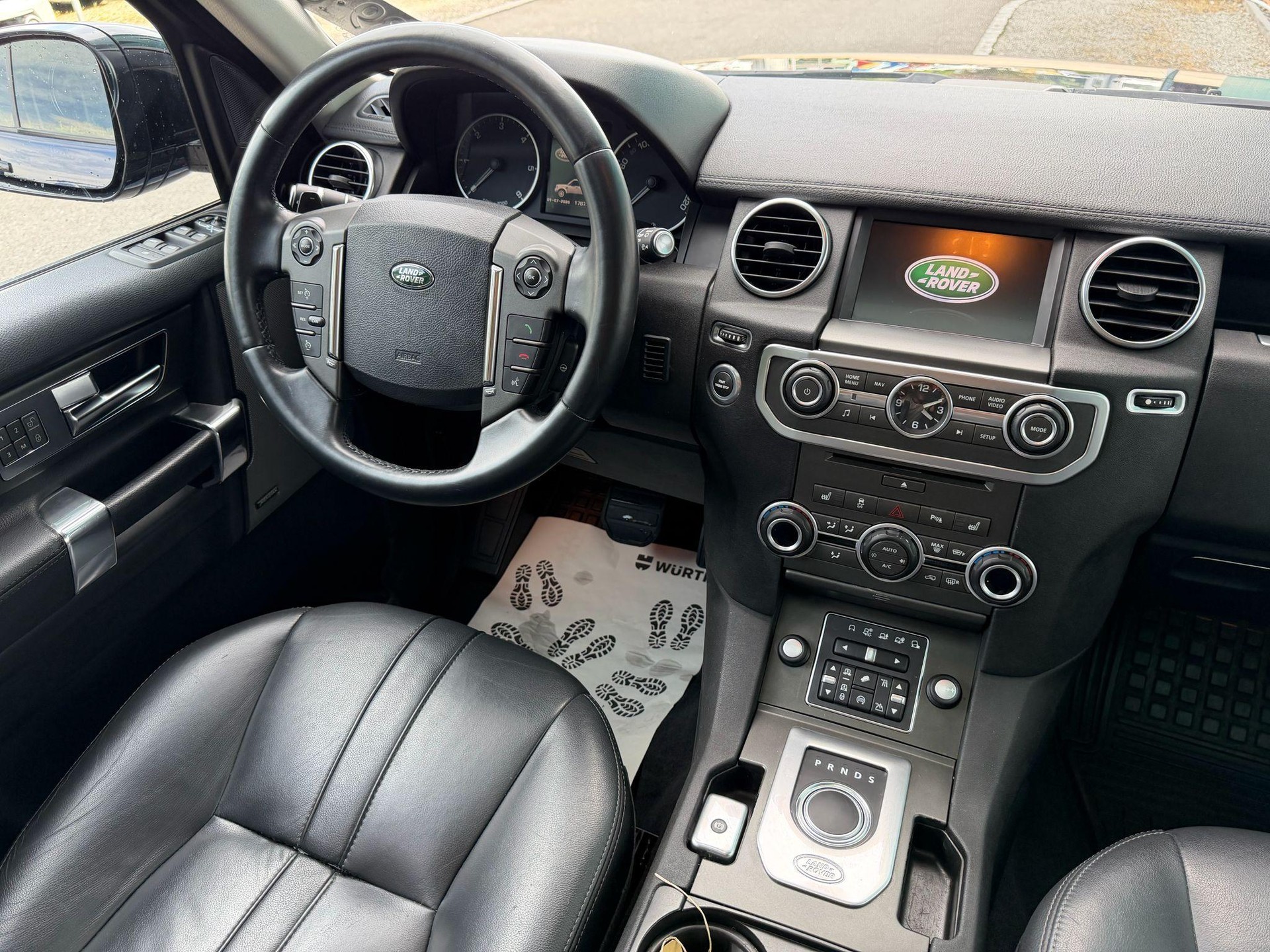 LAND ROVER Discovery 3.0 TDV6 210 HSE-image-11
