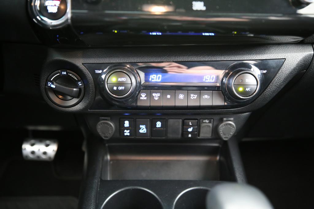 TOYOTA Hilux Double Cab.-Pick-up 2.8 D-4D 230 GR Sport-image-8