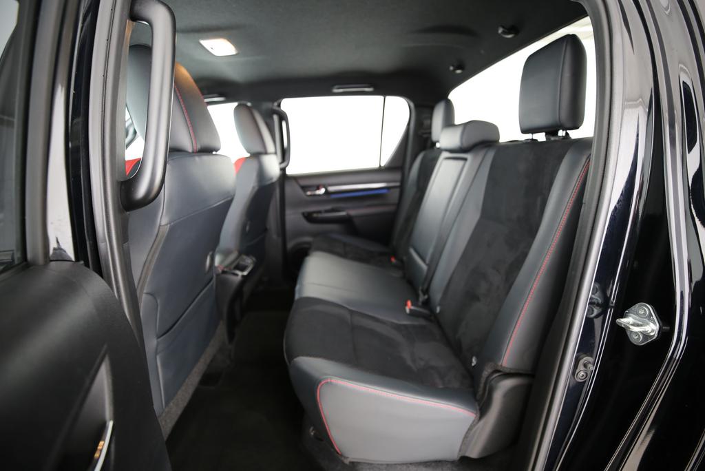 TOYOTA Hilux Double Cab.-Pick-up 2.8 D-4D 230 GR Sport-image-11