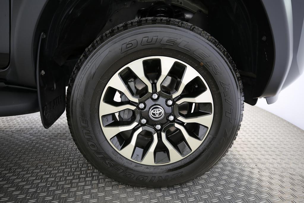 TOYOTA Hilux Double Cab.-Pick-up 2.8 D-4D 230 GR Sport-image-13
