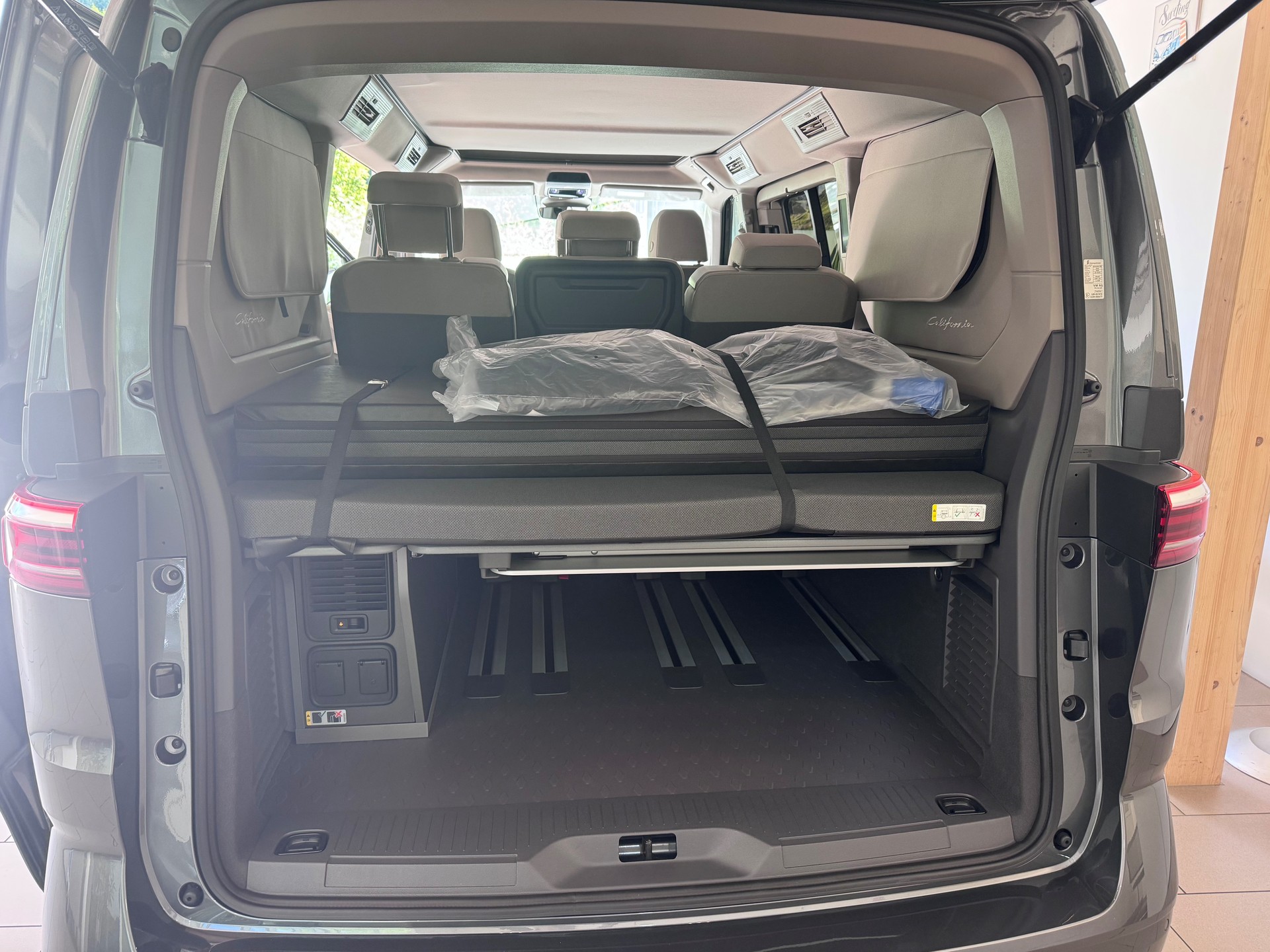 VW California 2.0 TDI Beach Tour Liberty DSG-image-3