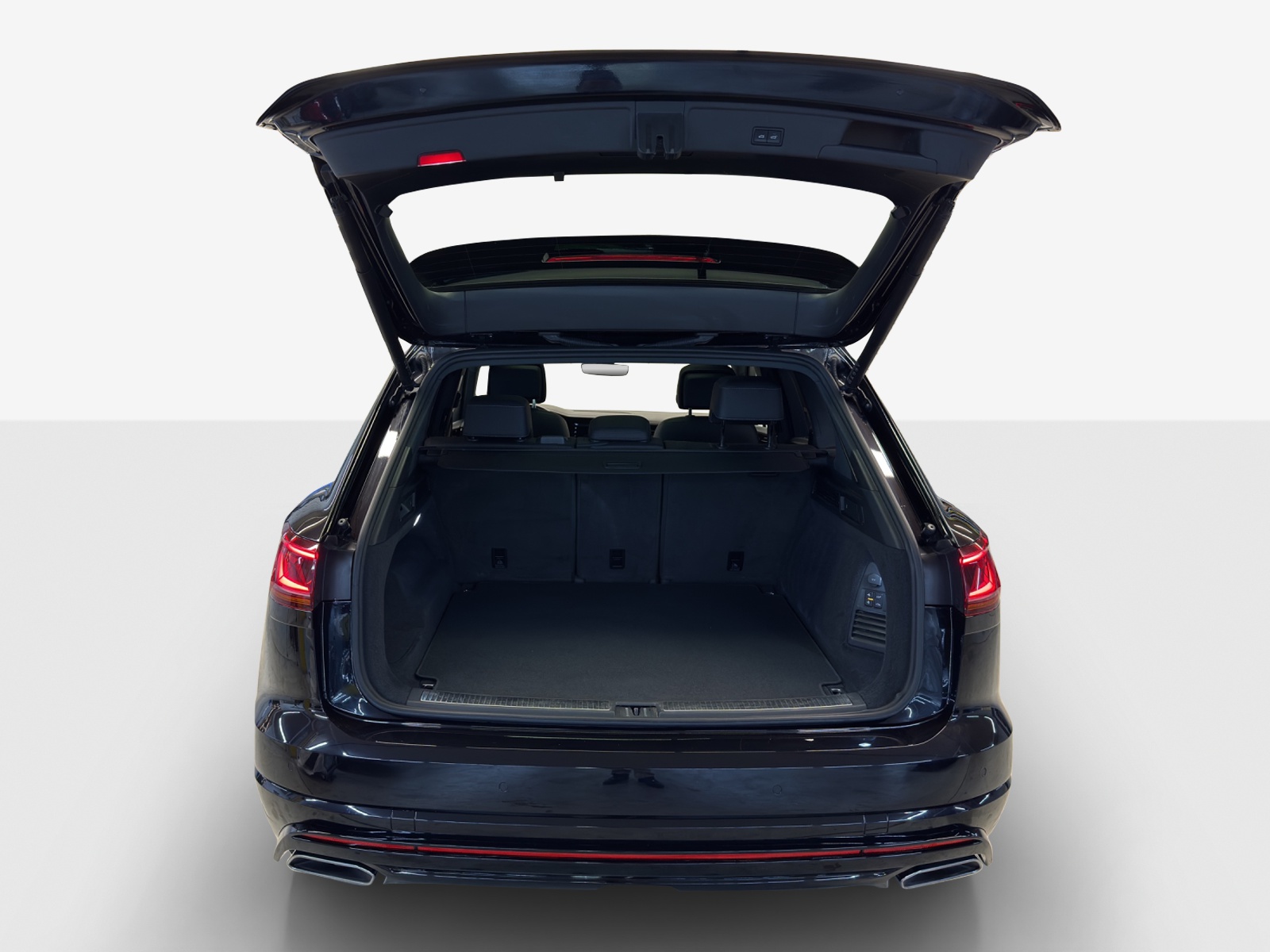 VW Touareg 3.0 TSI R-Line Tiptronic-image-12