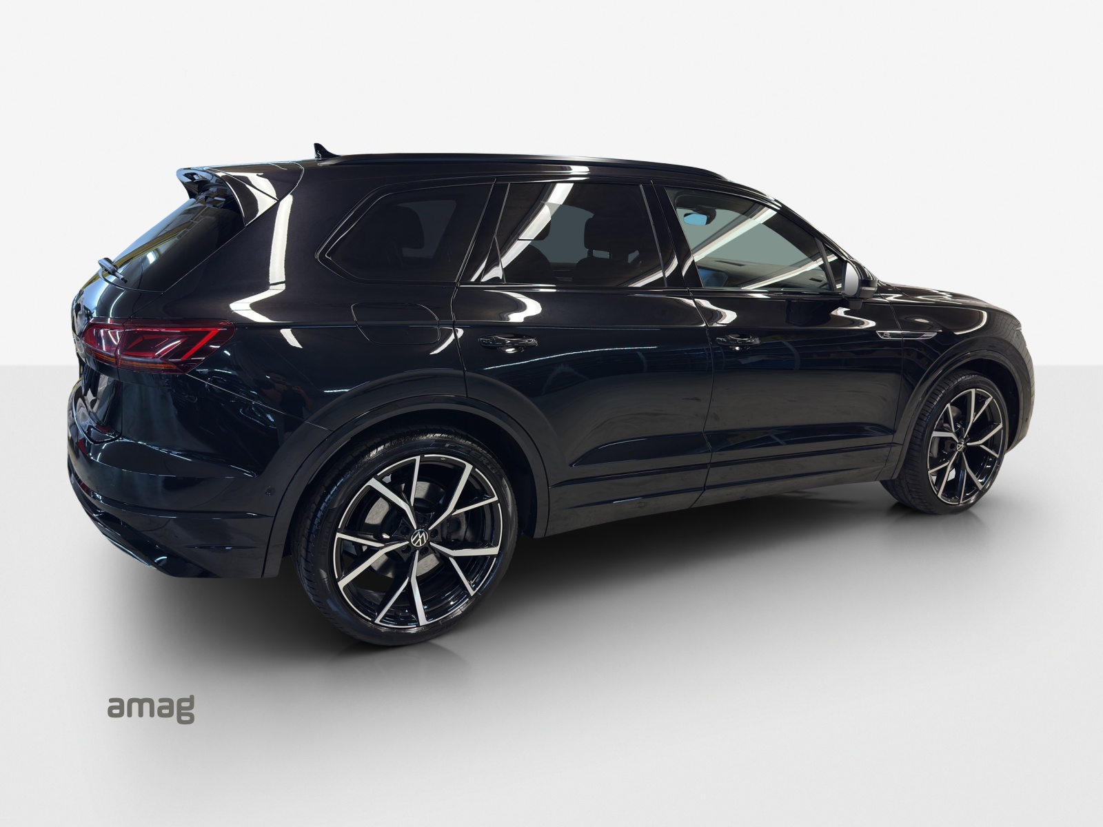 VW Touareg 3.0 TSI R-Line Tiptronic-image-4