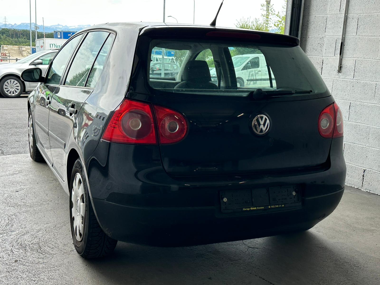 VW Golf 1.6 FSI Sportline-image-3