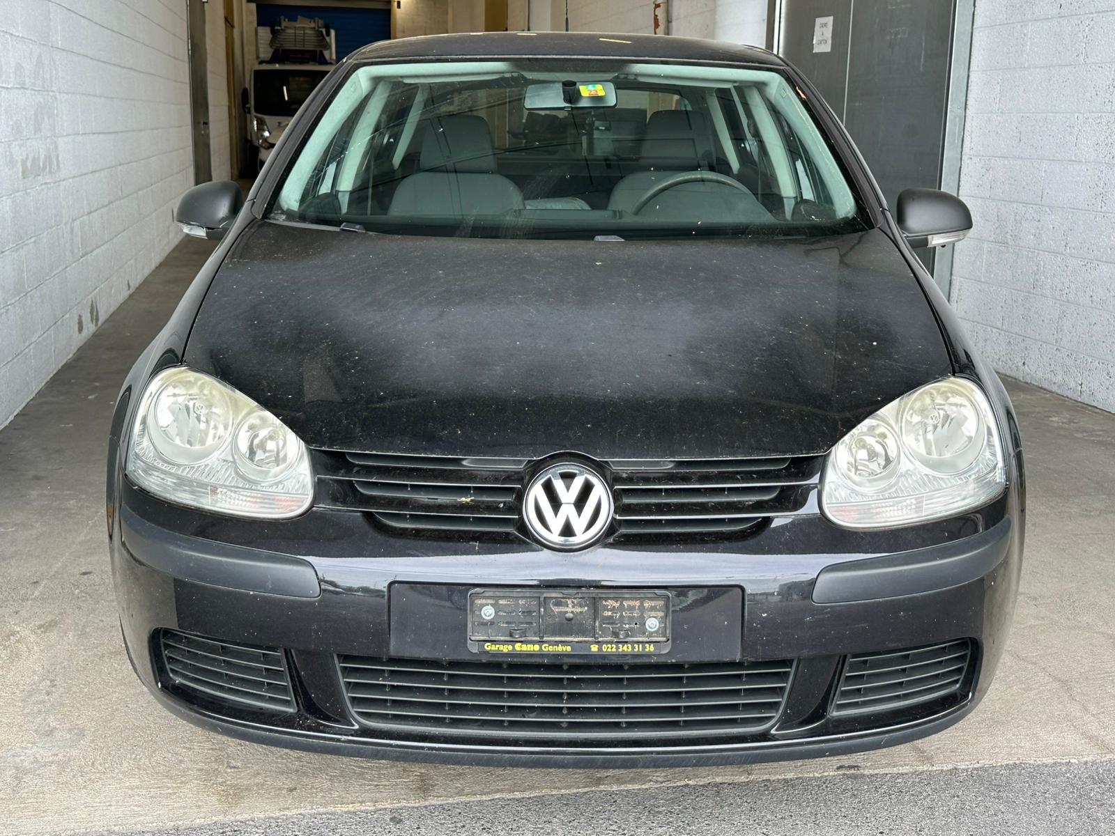 VW Golf 1.6 FSI Sportline-image-2