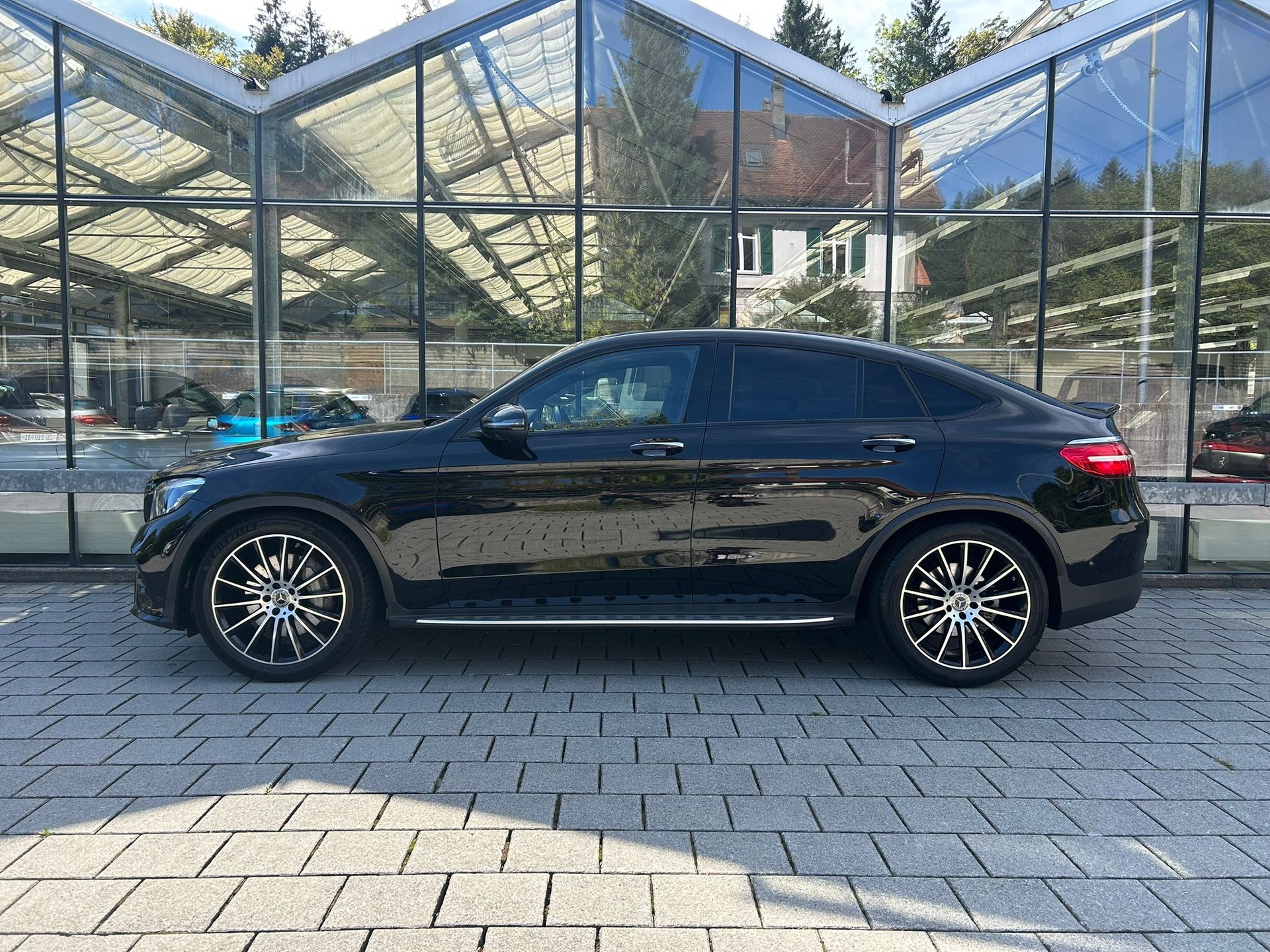 MERCEDES-BENZ GLC Coupé 250 AMG Line 4Matic 9G-Tronic-showroom-element-2