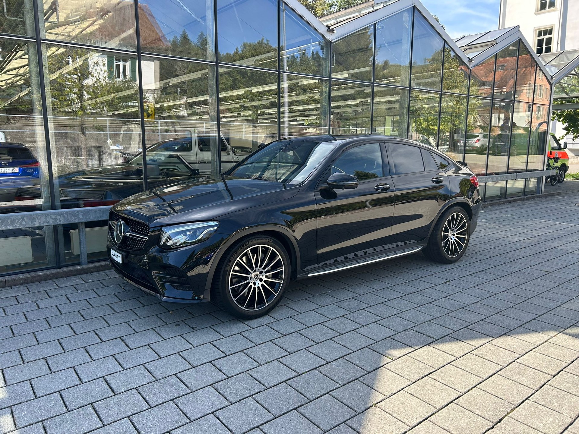MERCEDES-BENZ GLC Coupé 250 AMG Line 4Matic 9G-Tronic-showroom-element-1