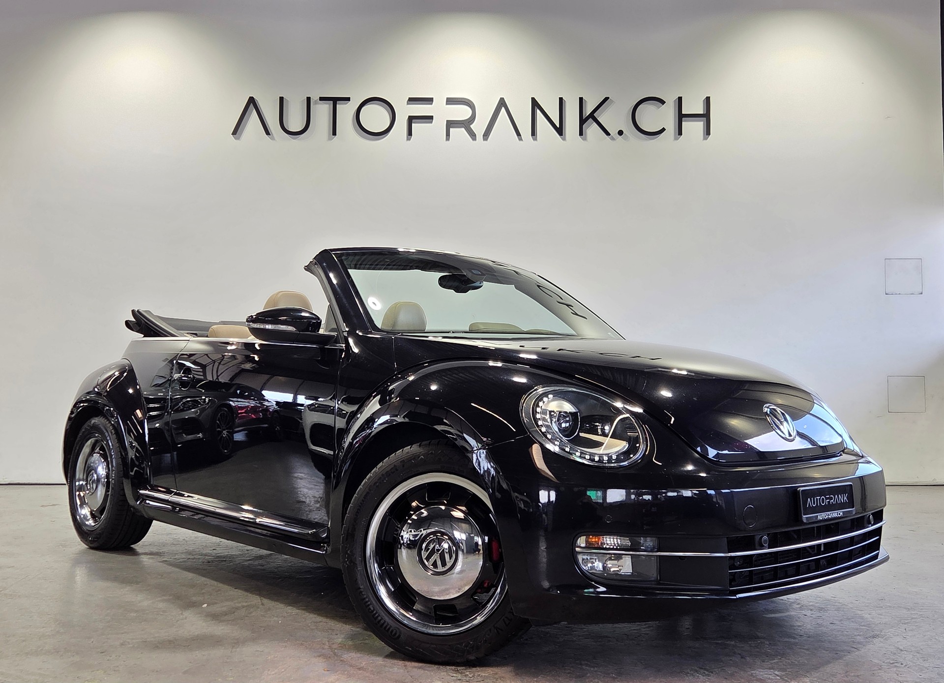 VW Beetle Cabriolet 2.0 TSI Sport DSG-image-0