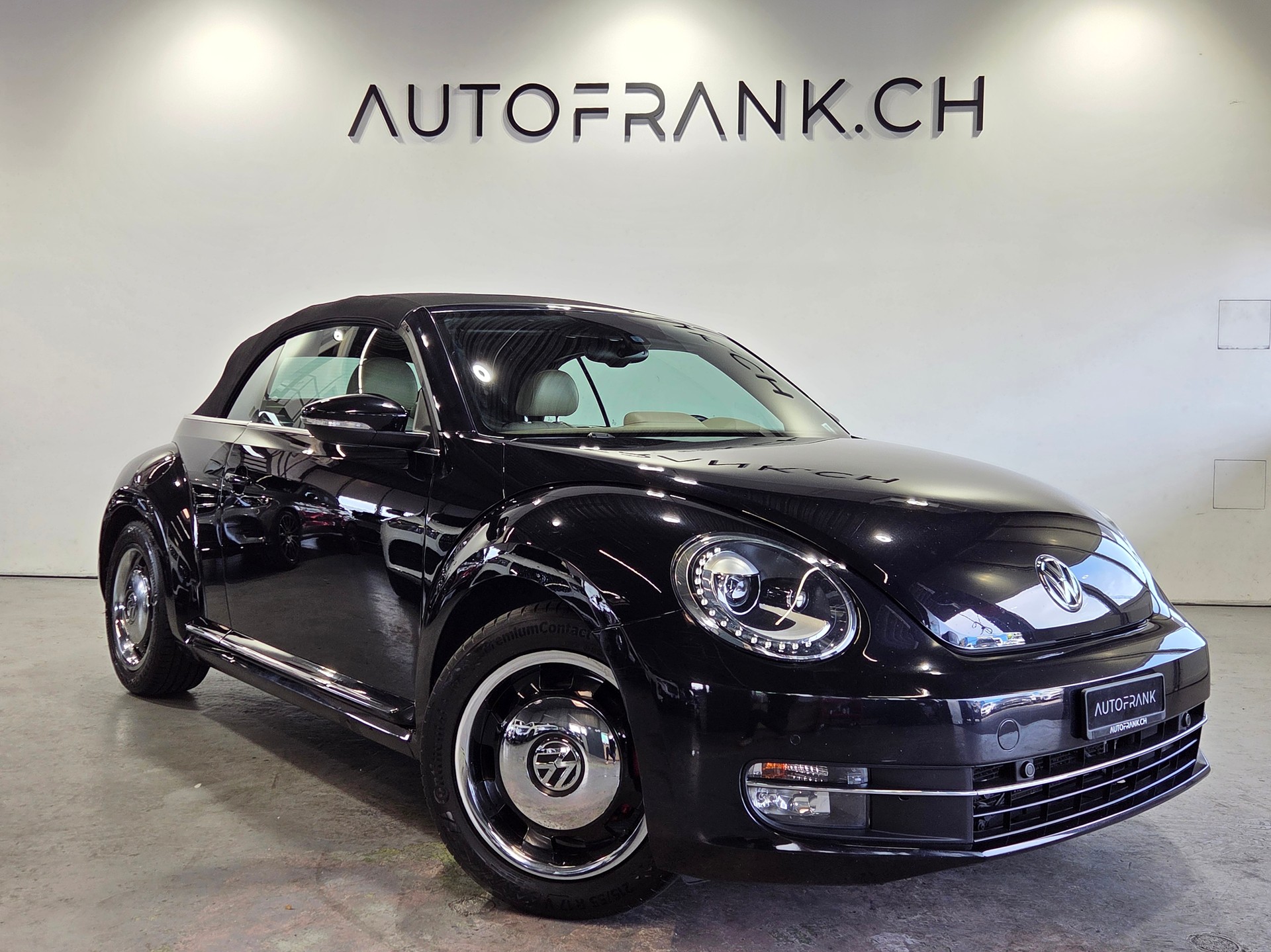 VW Beetle Cabriolet 2.0 TSI Sport DSG-image-22