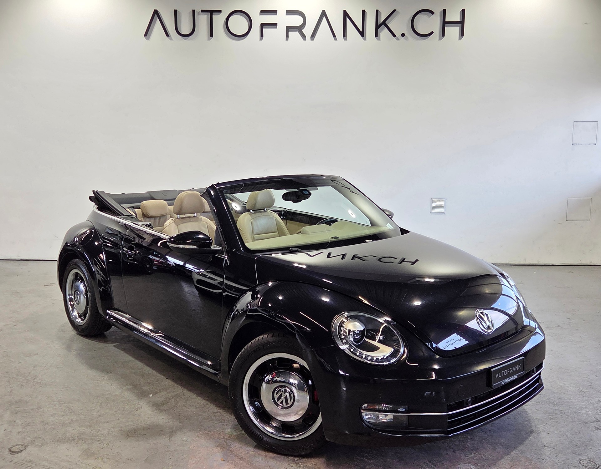 VW Beetle Cabriolet 2.0 TSI Sport DSG-image-14