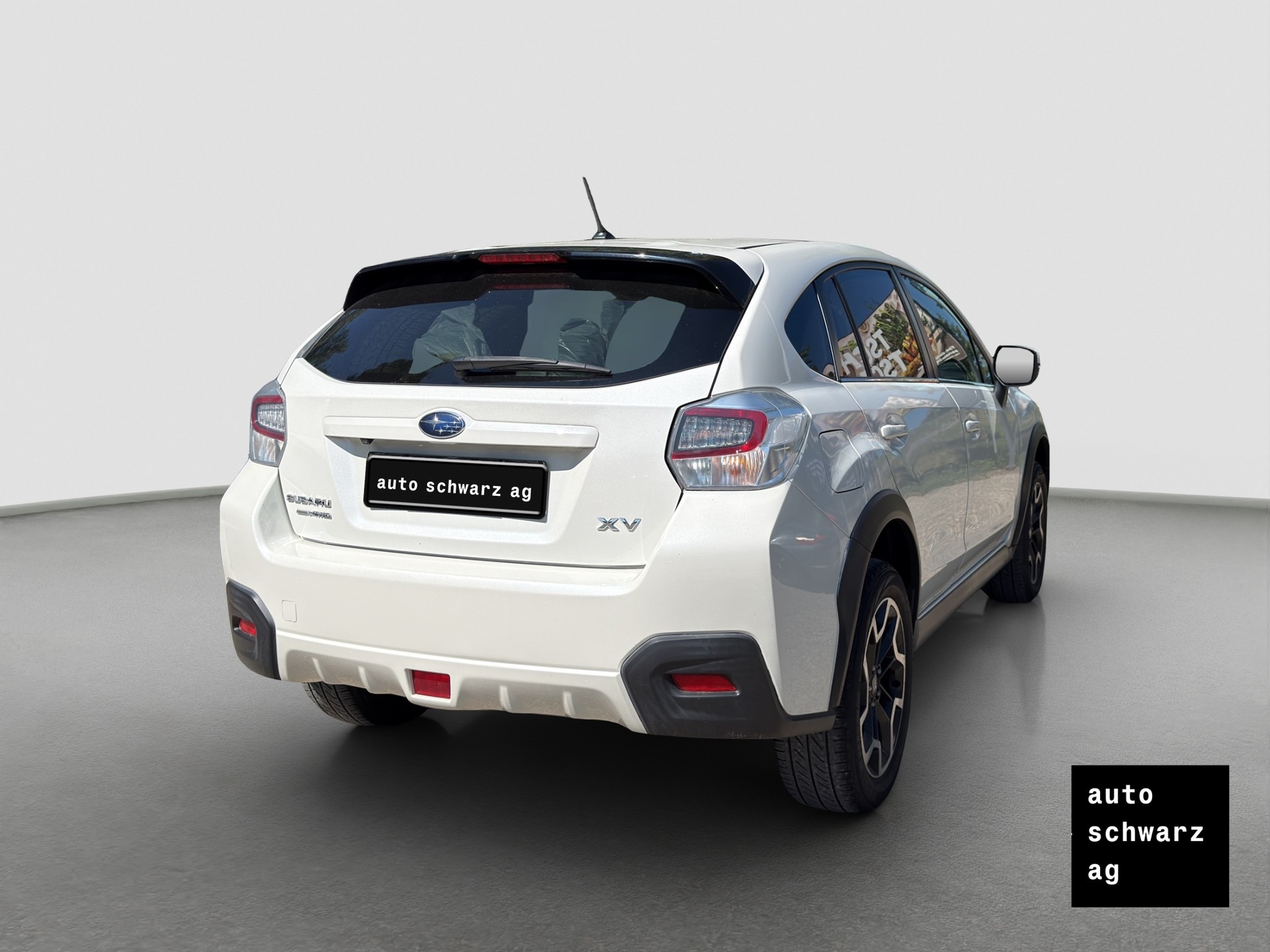 SUBARU XV 2.0 Swiss Two AWD CVT-image-4