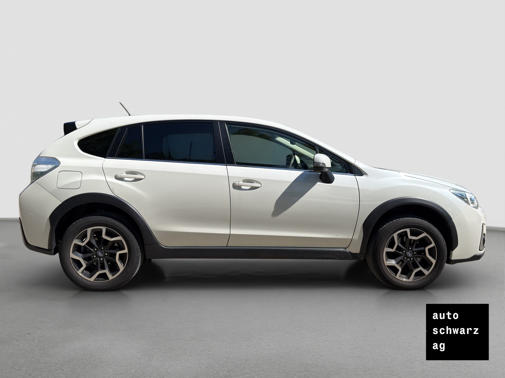 SUBARU XV 2.0 Swiss Two AWD CVT-image-3