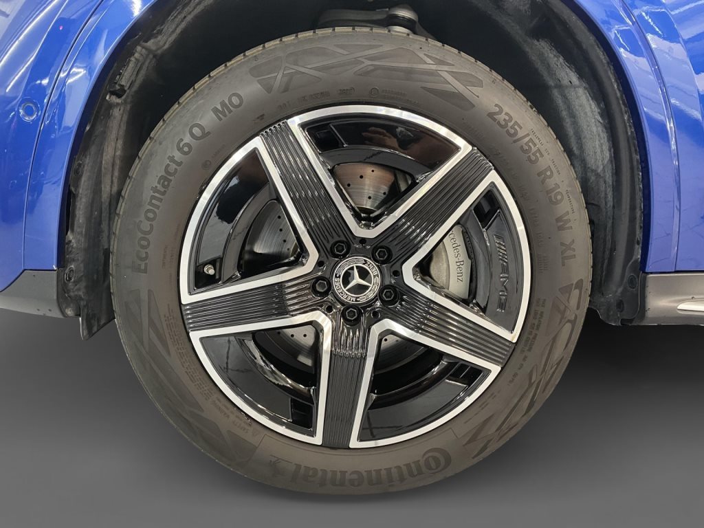 MERCEDES-BENZ GLC 300 e AMG Line 4MATIC-image-5