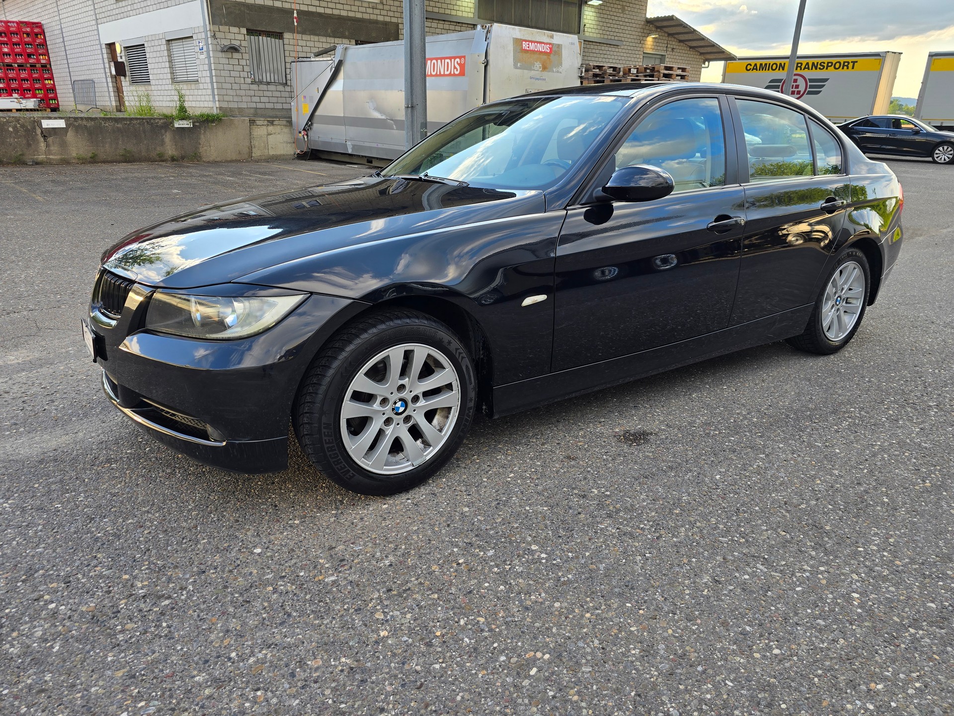 BMW 320i Access Steptronic-image-2