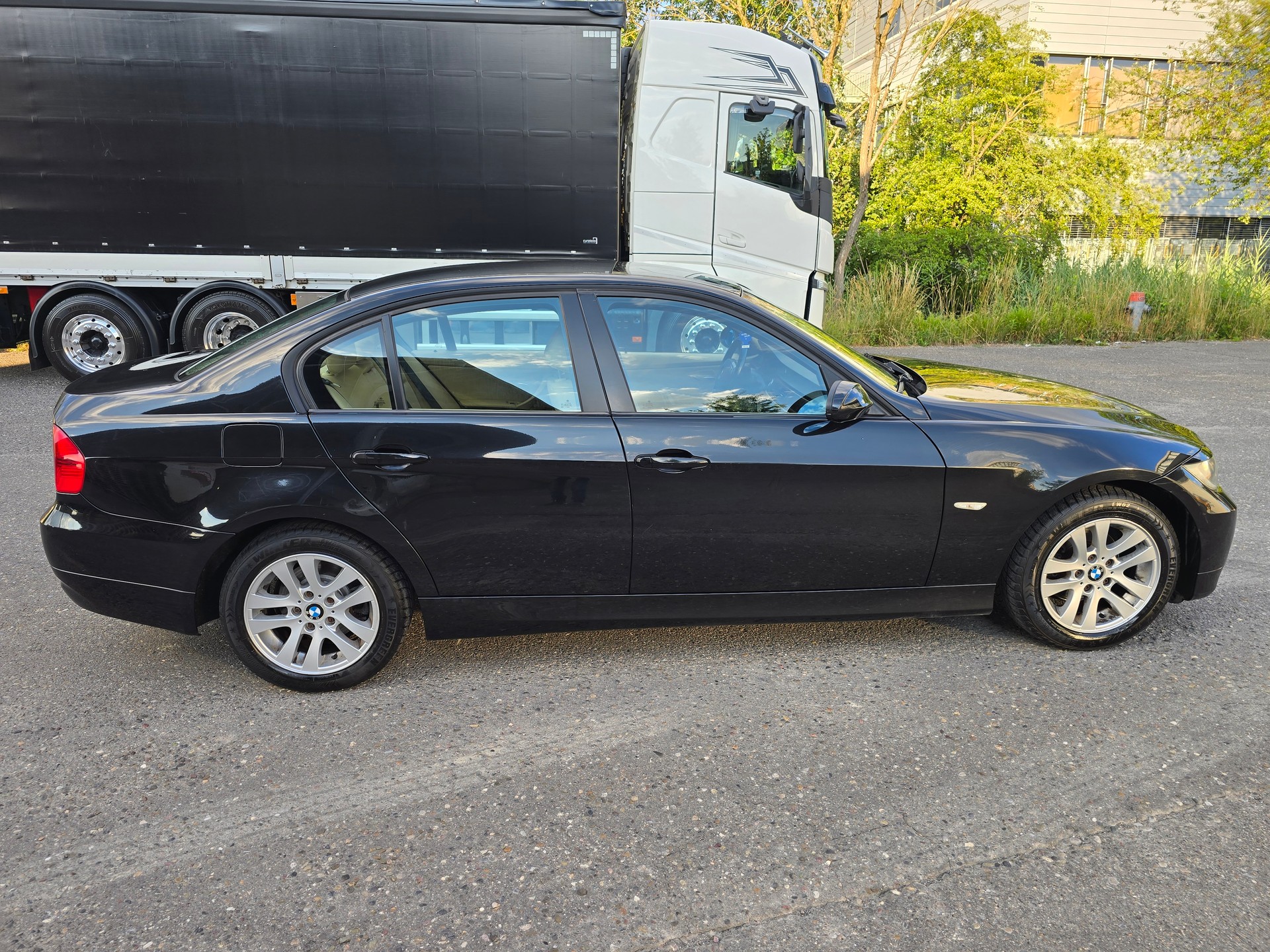 BMW 320i Access Steptronic-image-8