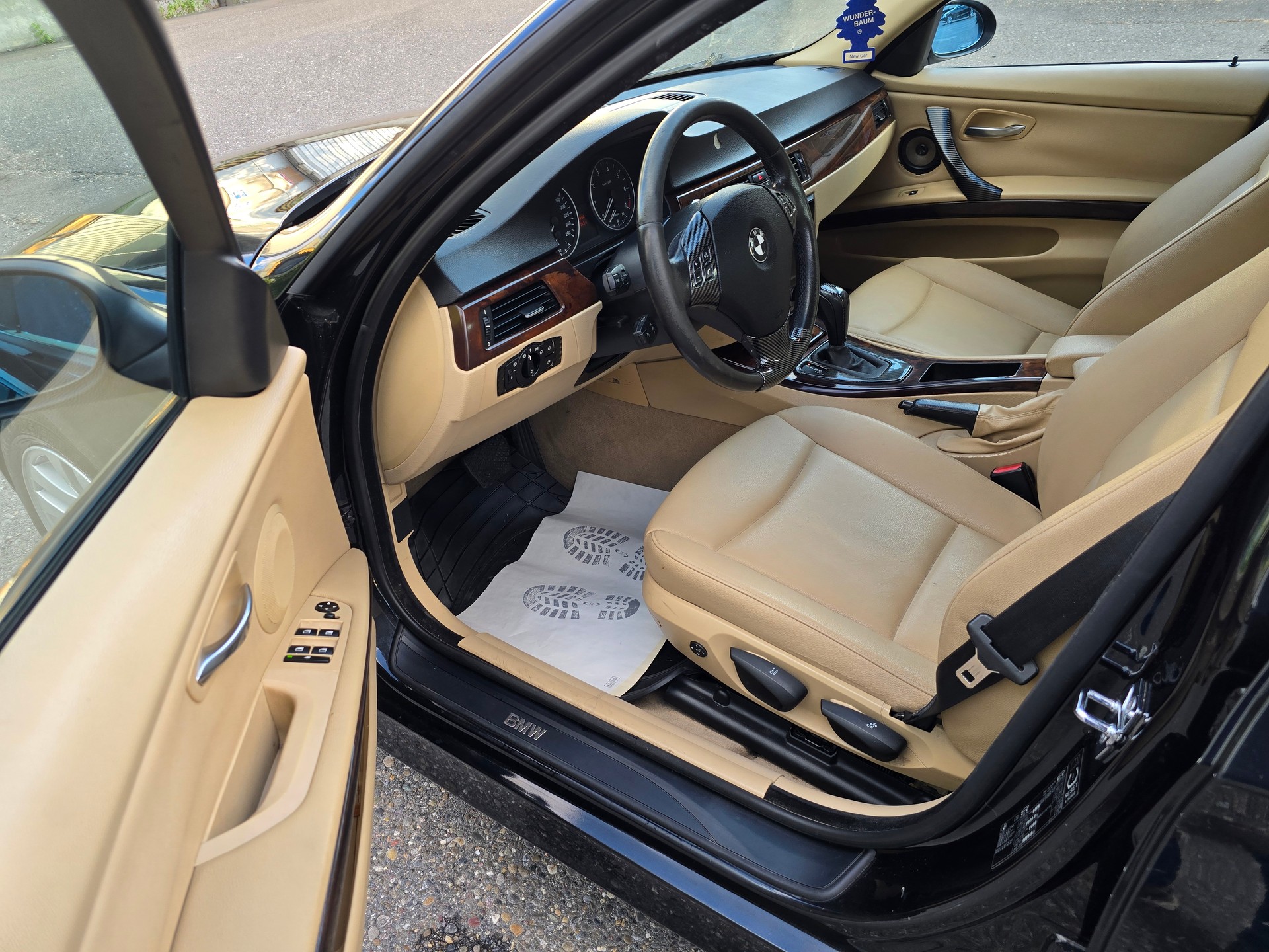 BMW 320i Access Steptronic-image-12