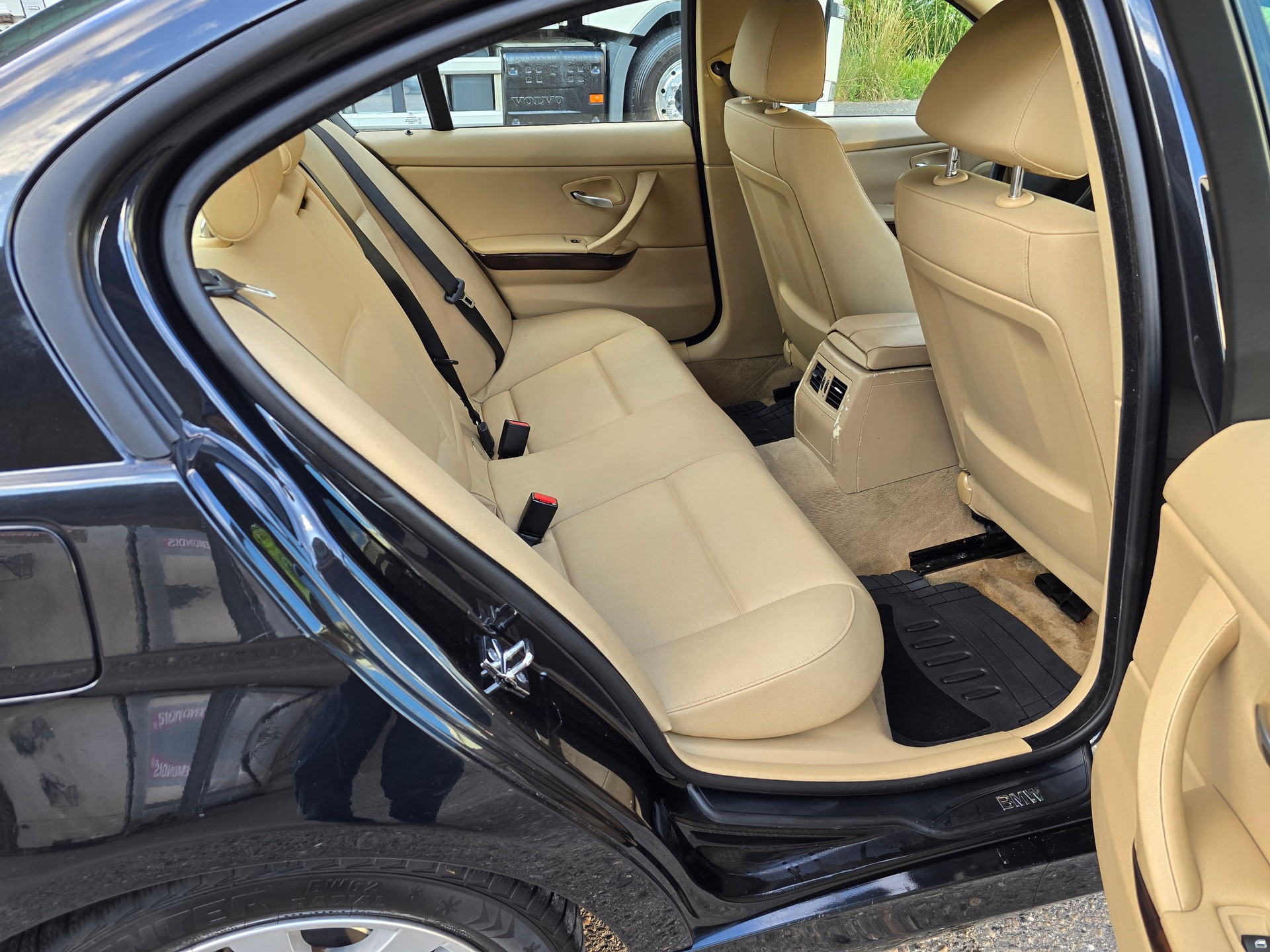 BMW 320i Access Steptronic-image-10