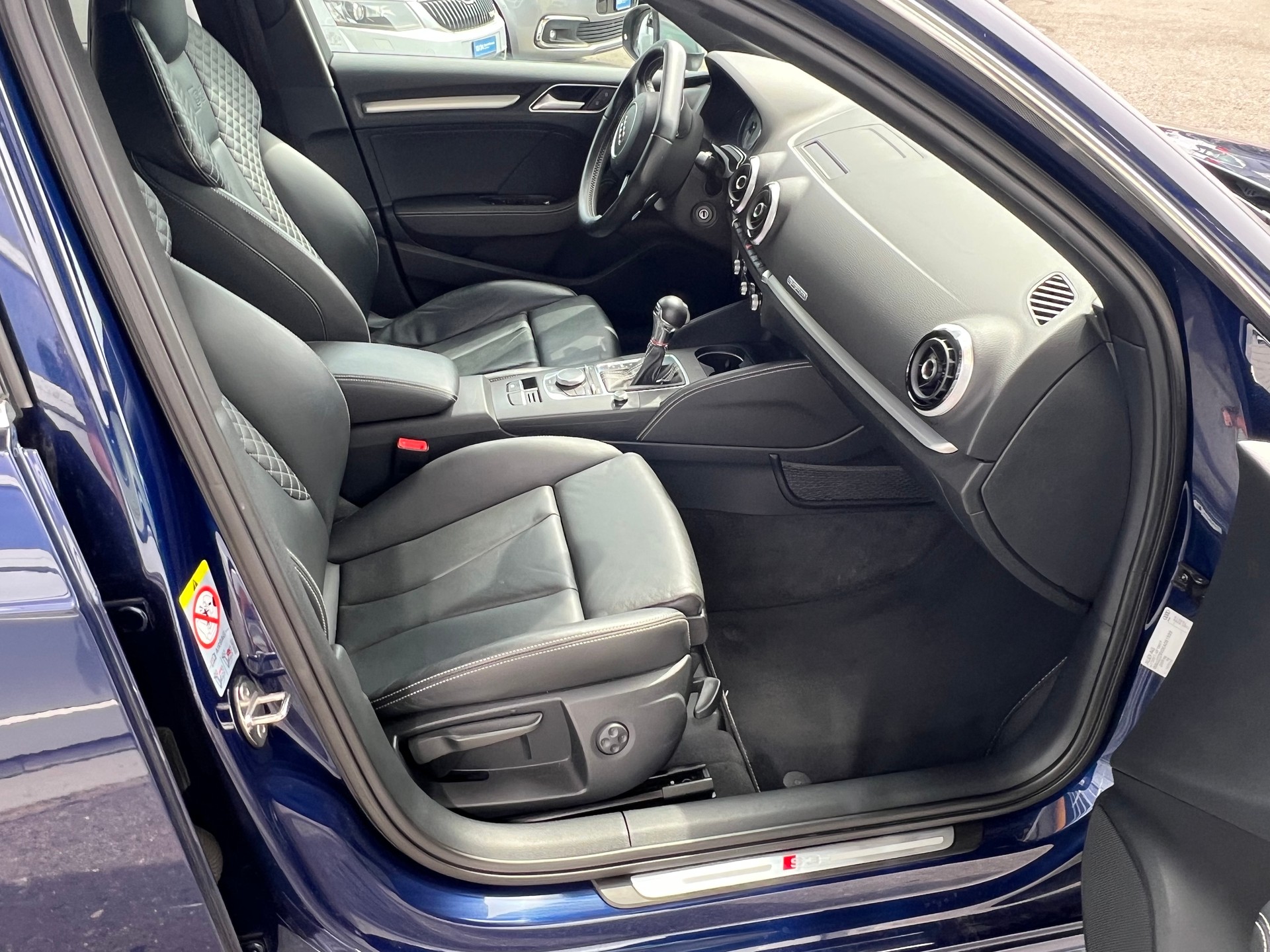 AUDI S3 Sportback 2.0 TFSI 4x4 S-tronic ABT 360 PS ** Leder * Navigation * frisch ab MFK* 1 Jahr Garantie möglich **-image-11