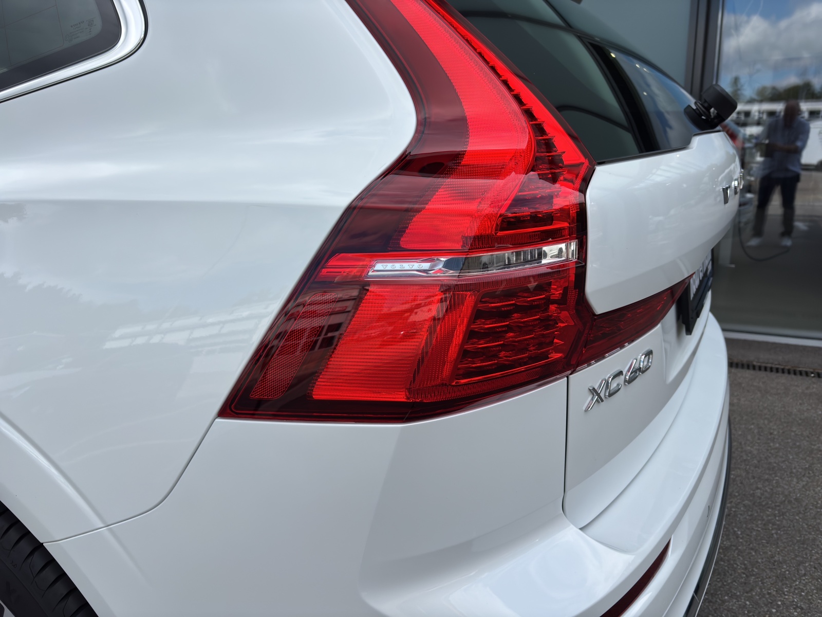 VOLVO XC60 2.0 T6 TE Core eAWD-image-14