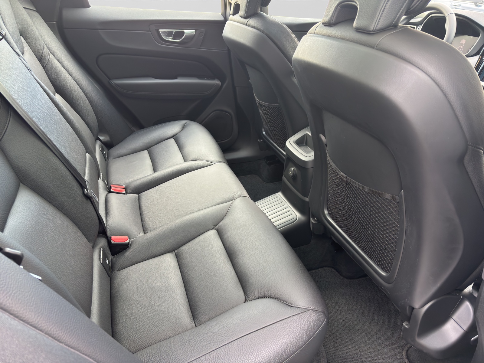 VOLVO XC60 2.0 T6 TE Core eAWD-image-5