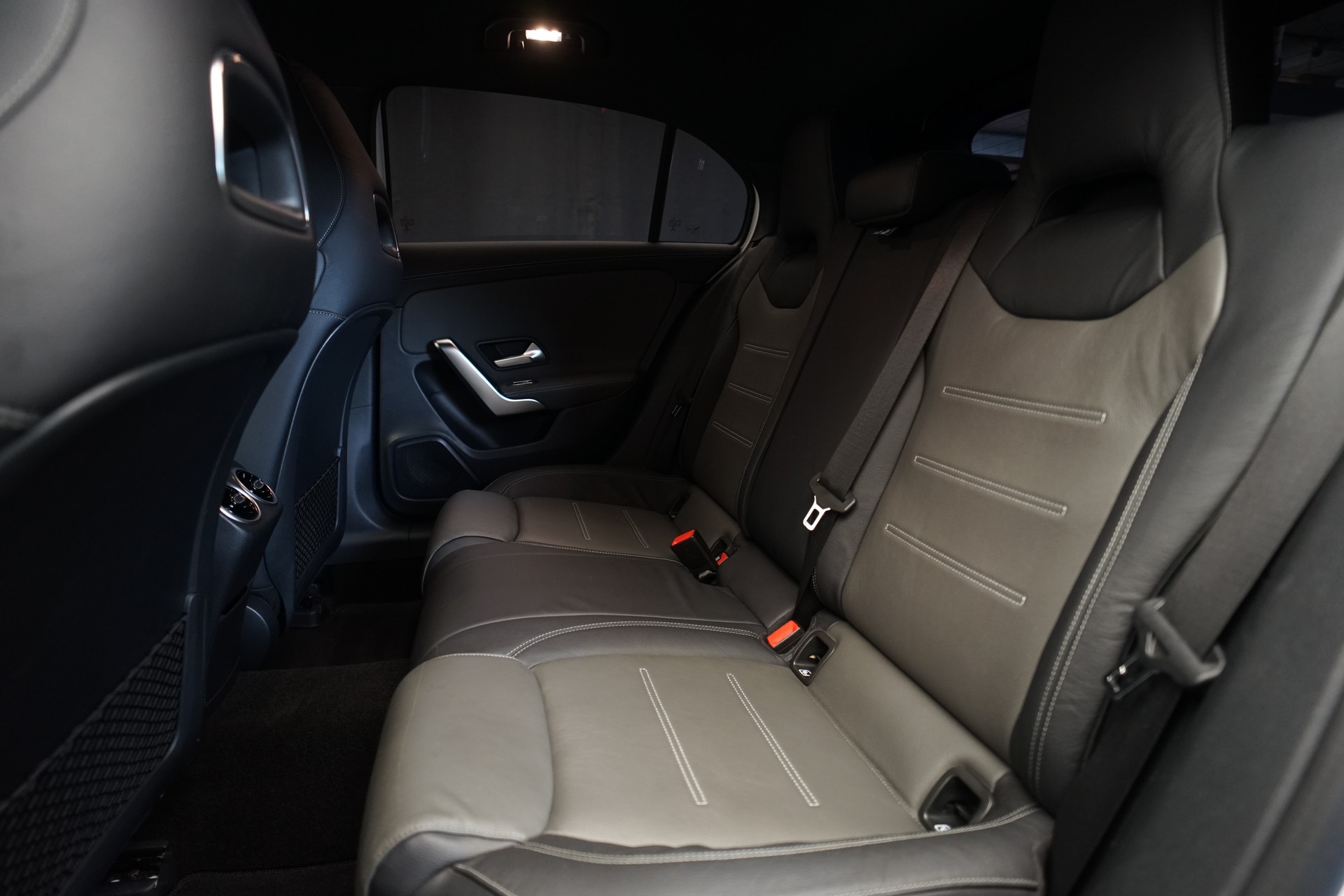 MERCEDES-BENZ A 250 4Matic AMG Line 4Matic 7G-DCT *CH-Fahrzeug* *Head-Up* *LED*-image-11