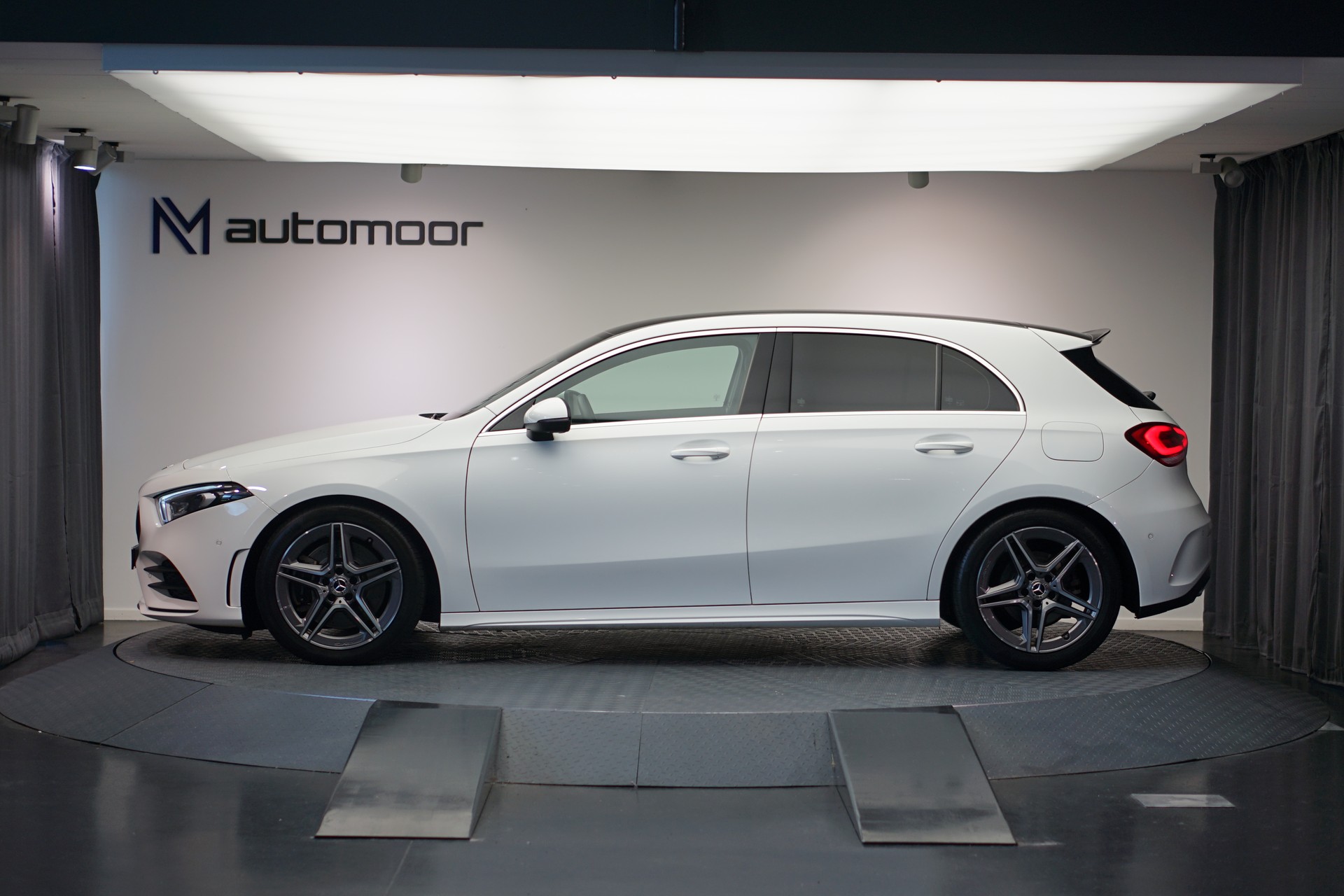 MERCEDES-BENZ A 250 4Matic AMG Line 4Matic 7G-DCT *CH-Fahrzeug* *Head-Up* *LED*-image-7