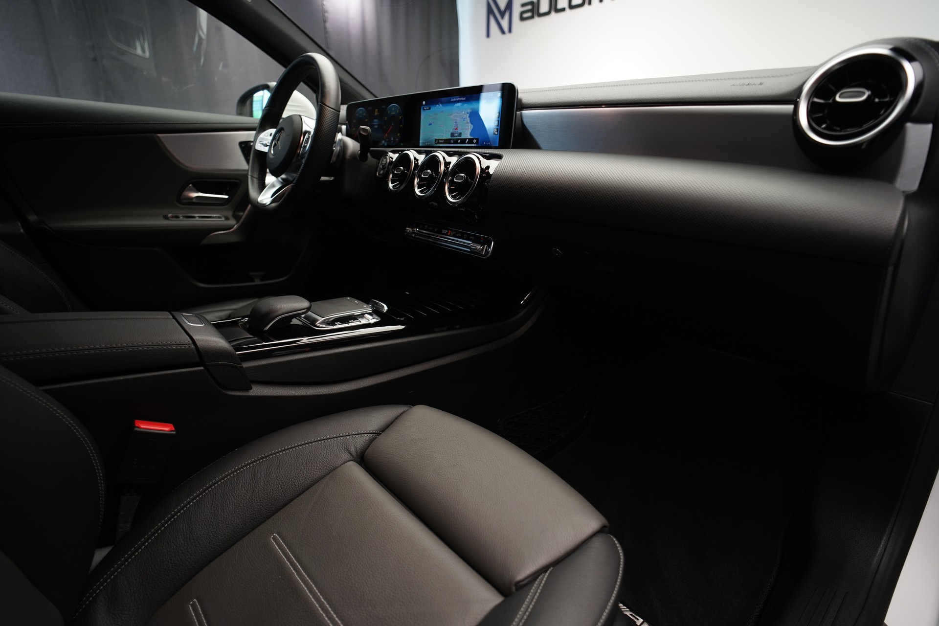 MERCEDES-BENZ A 250 4Matic AMG Line 4Matic 7G-DCT *CH-Fahrzeug* *Head-Up* *LED*-image-9