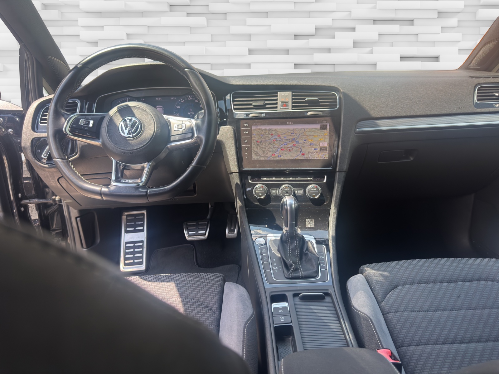 VW Golf 1.5 TSI EVO Highline DSG R-Line-image-11