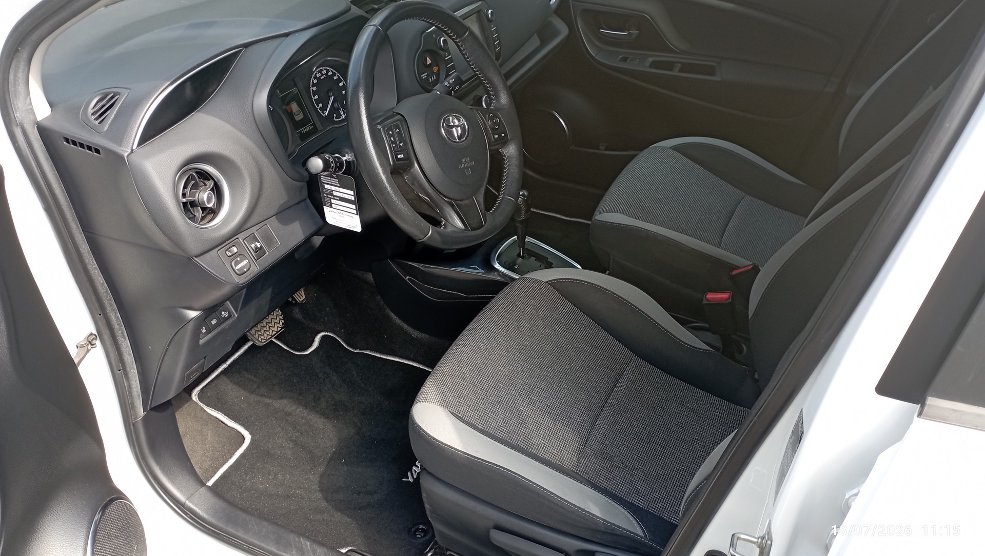 TOYOTA Yaris 1.5 VVT-i Hybrid Trend e-CVT-image-8