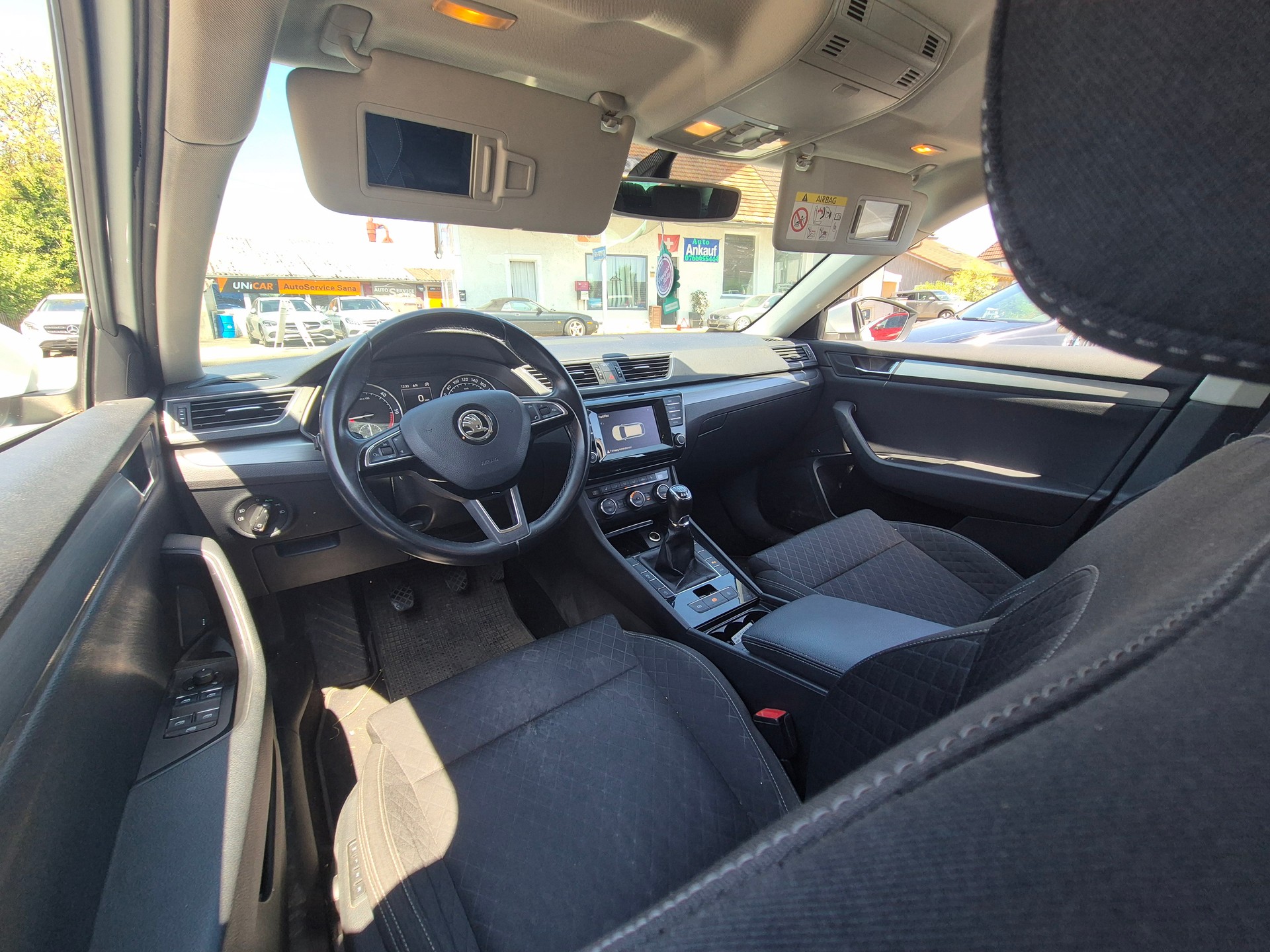 SKODA Super B 4x4 schalter 2016 Top Zustand-image-10
