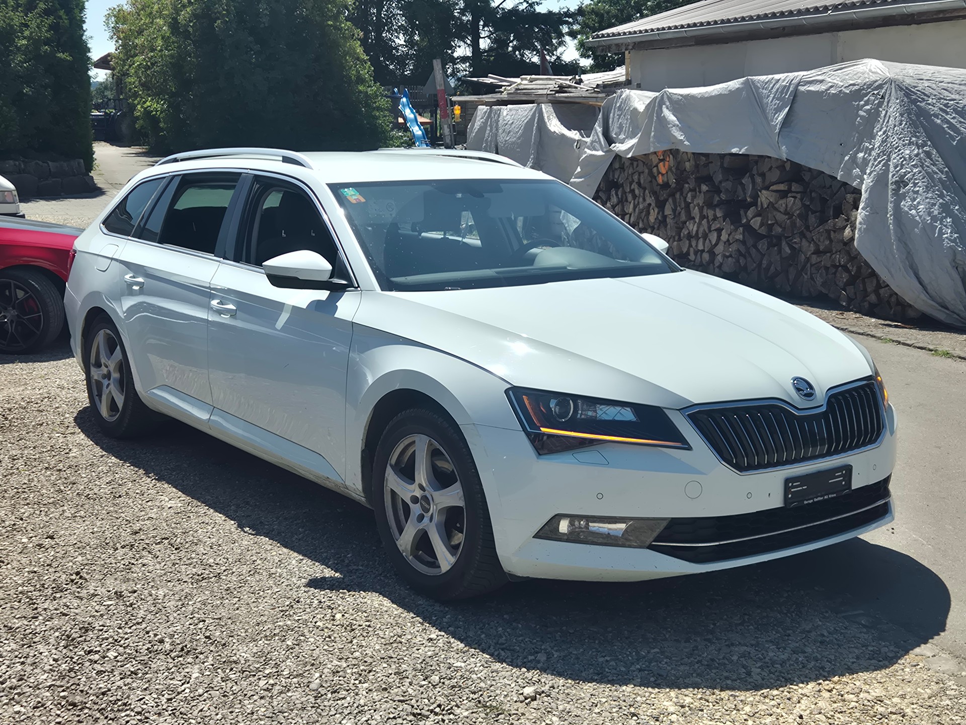 SKODA Super B 4x4 schalter 2016 Top Zustand-image-3