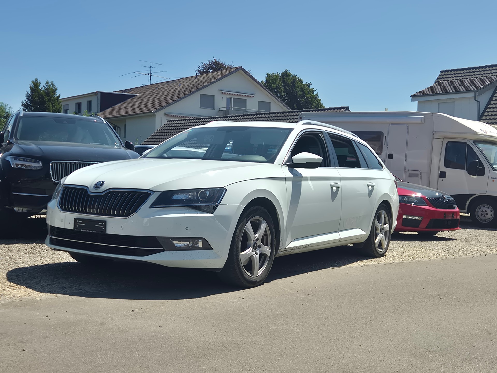 SKODA Super B 4x4 schalter 2016 Top Zustand-image-1