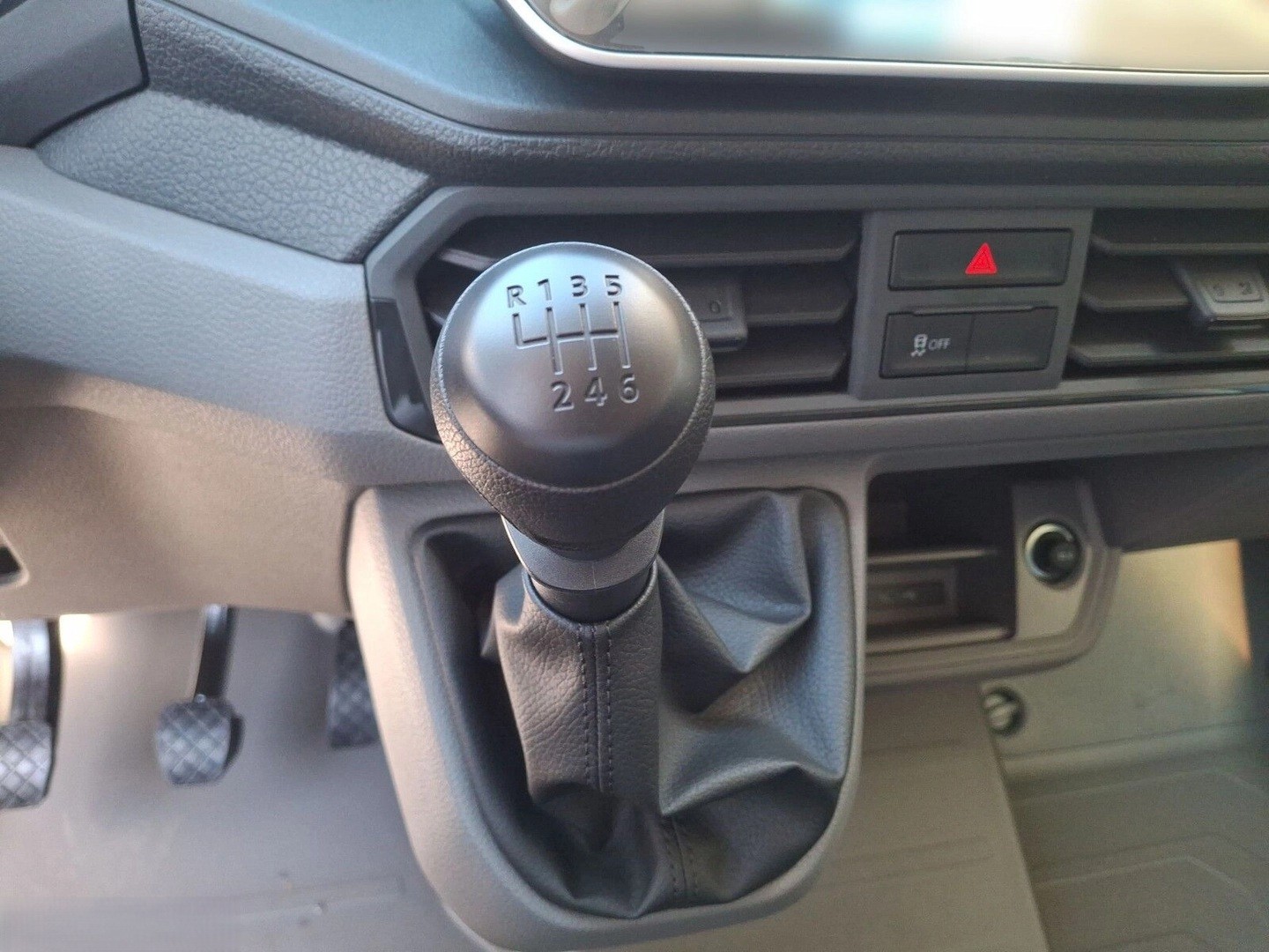 VW Crafter 35 2.0 TDI L4 DoKa-image-8