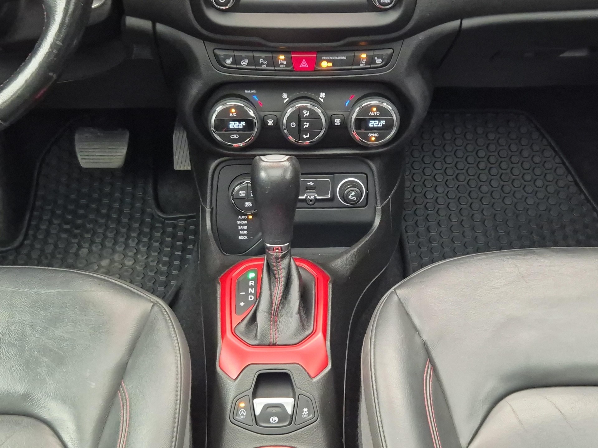 JEEP Renegade 2.0 CRD 170 Trailhawk AWD-image-19