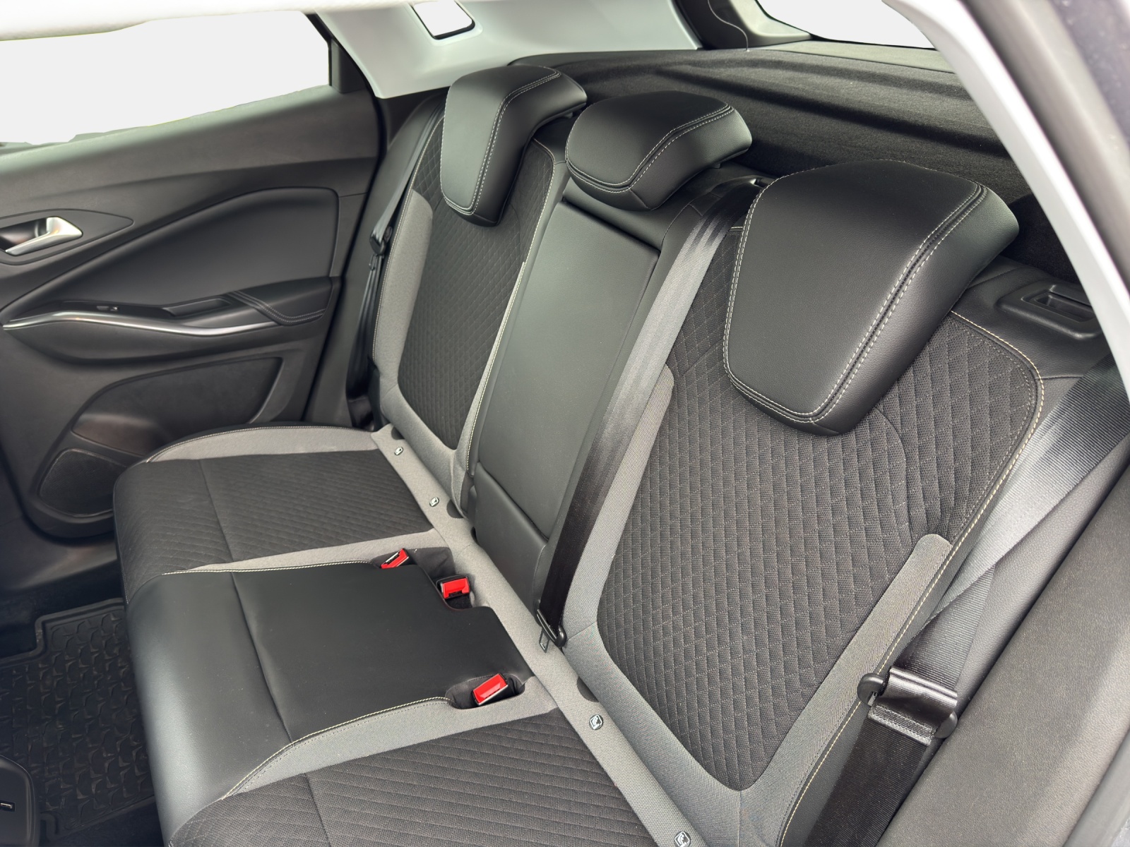 OPEL Grandland X 1.6T/200 Excellence-image-9