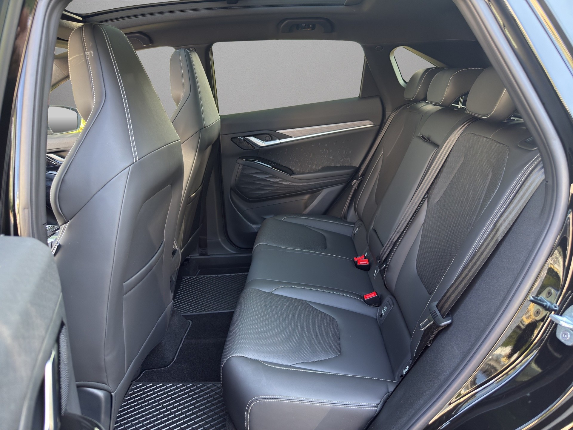 JAC JS6 1.5 PHEV-image-5