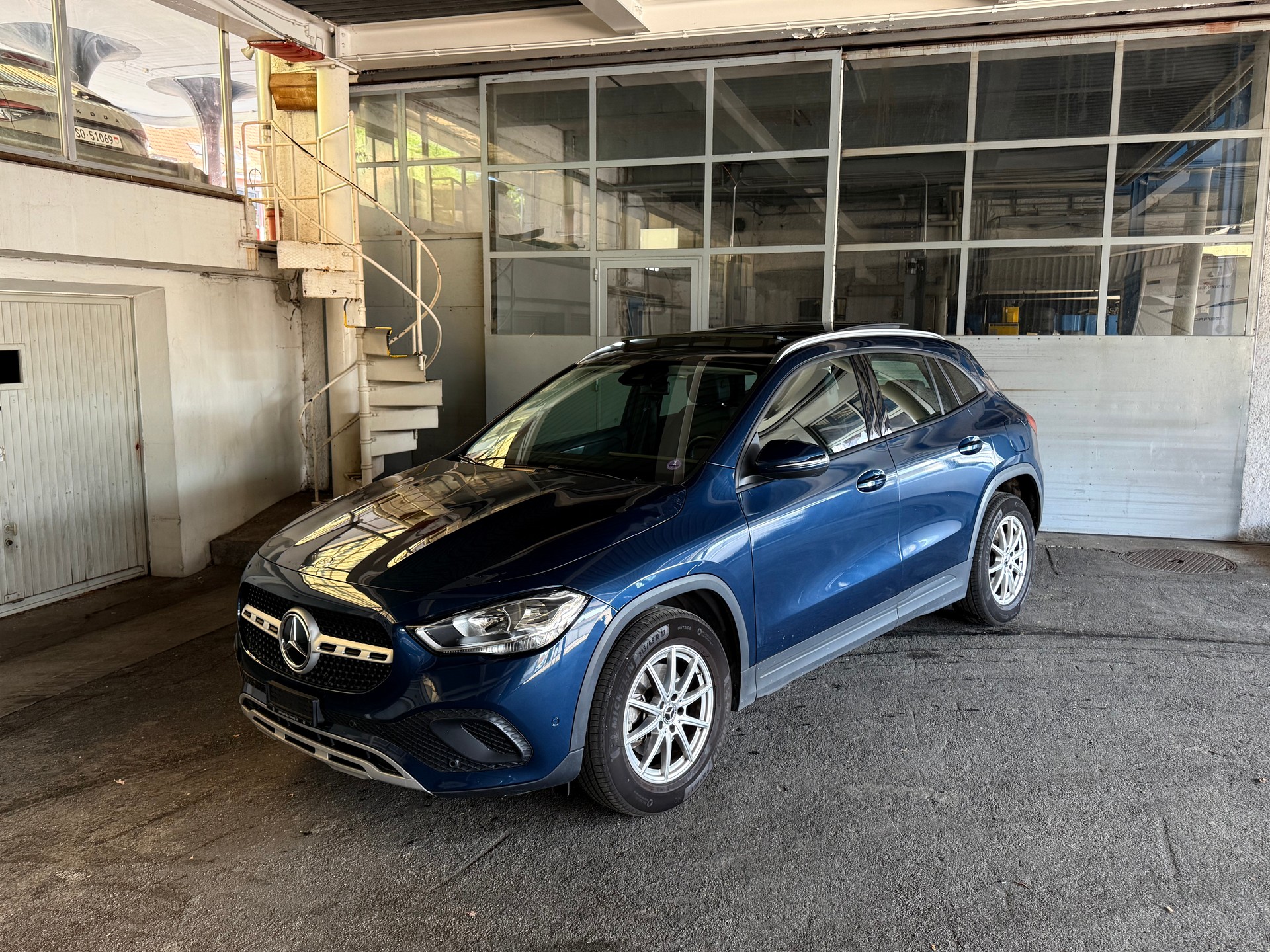 MERCEDES-BENZ GLA 200 Progressive 7G-DCT-image-0