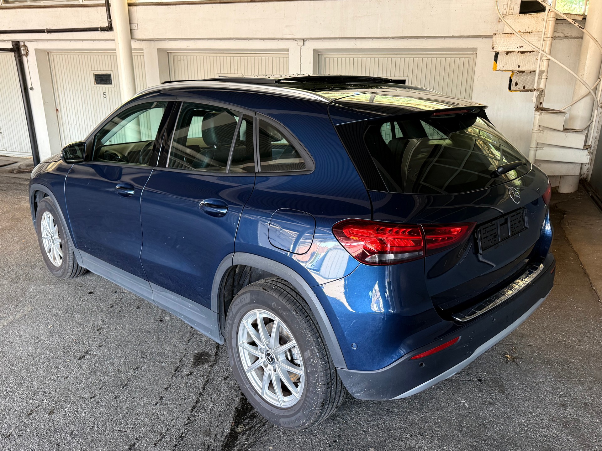 MERCEDES-BENZ GLA 200 Progressive 7G-DCT-image-6