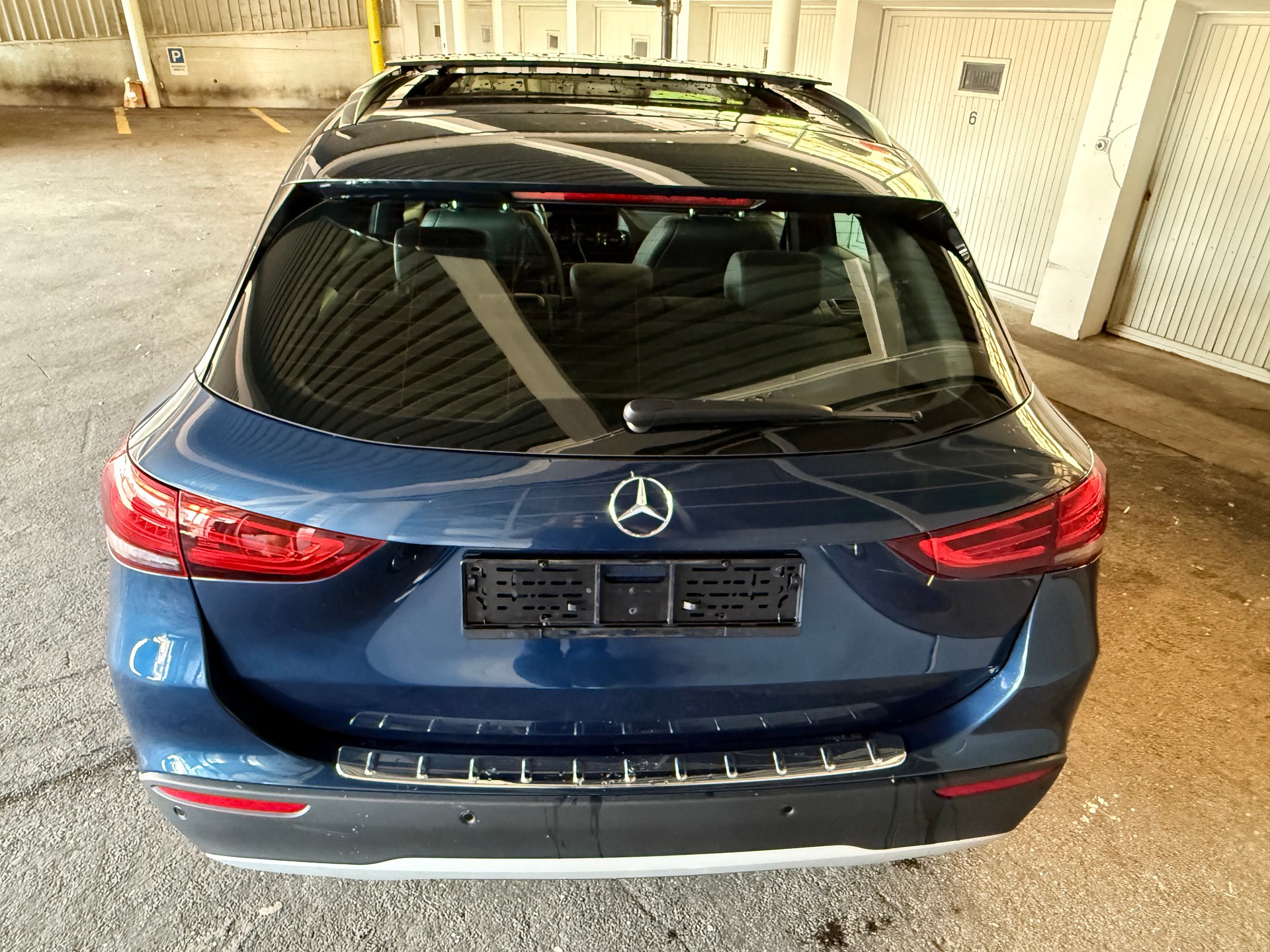 MERCEDES-BENZ GLA 200 Progressive 7G-DCT-image-4