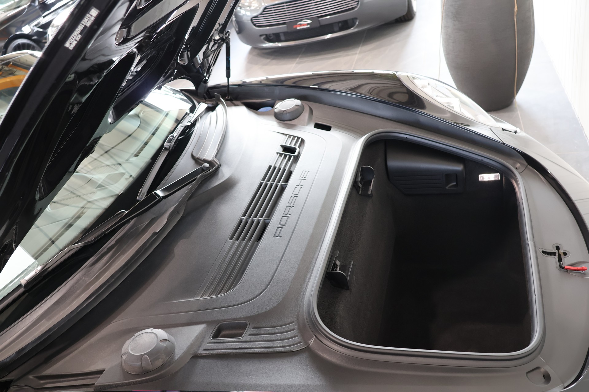 PORSCHE 911 Targa 4S PDK 991.2-image-14