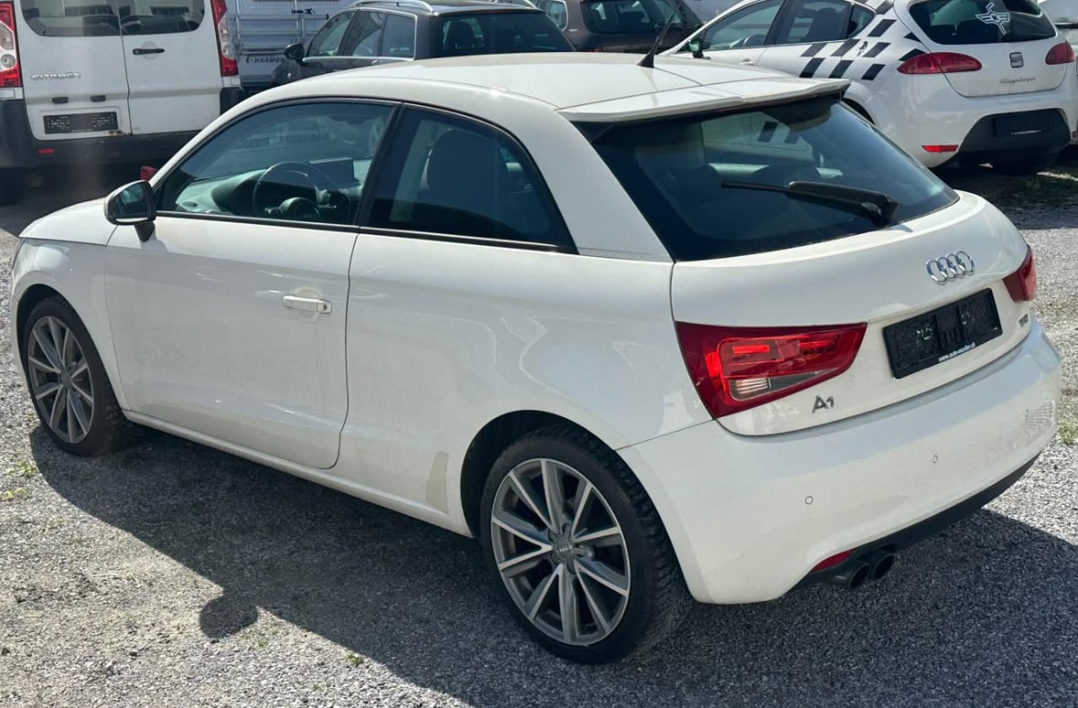 AUDI A1 1.4 TFSI Ambition-image-3