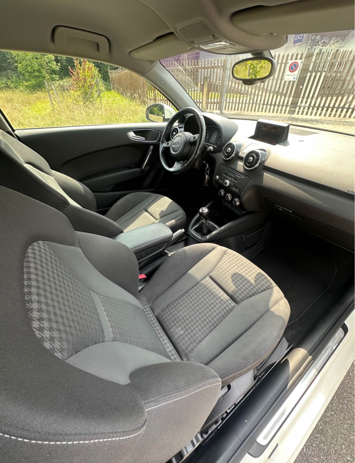 AUDI A1 1.4 TFSI Ambition-image-6