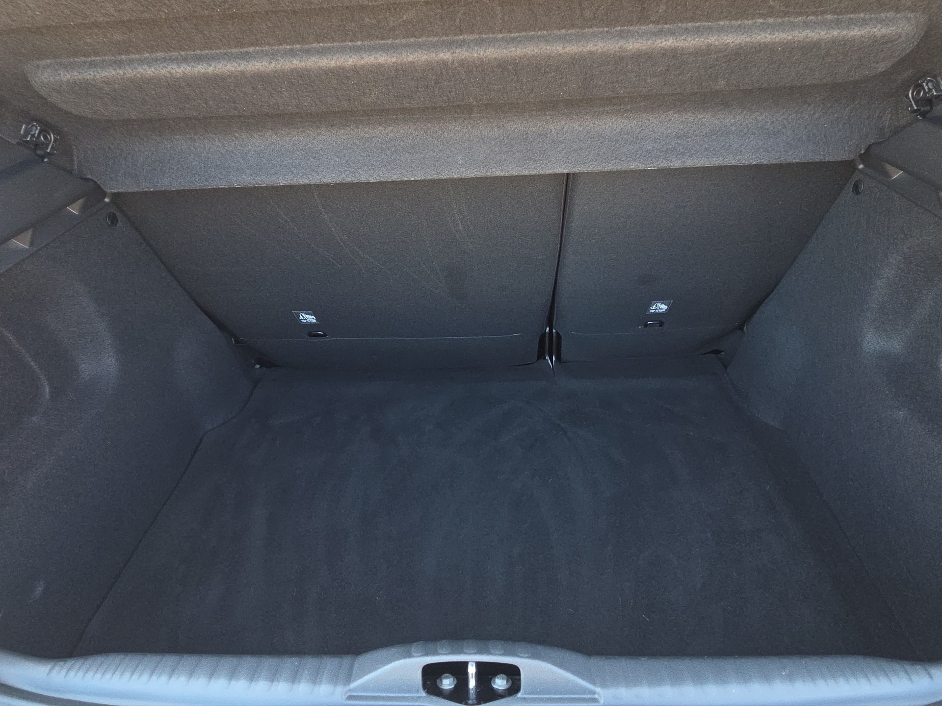 CITROEN C3 1.2i PureTech Swiss Edition EAT6-image-13