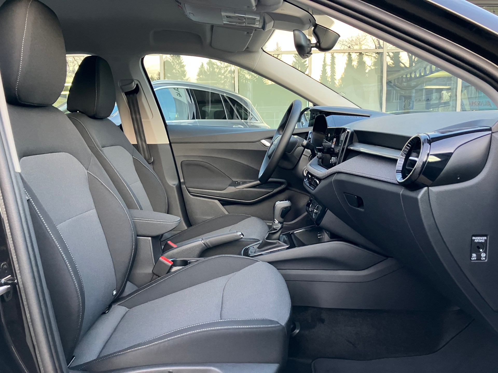 SKODA Fabia 1.0 TSI Selection DSG-image-9