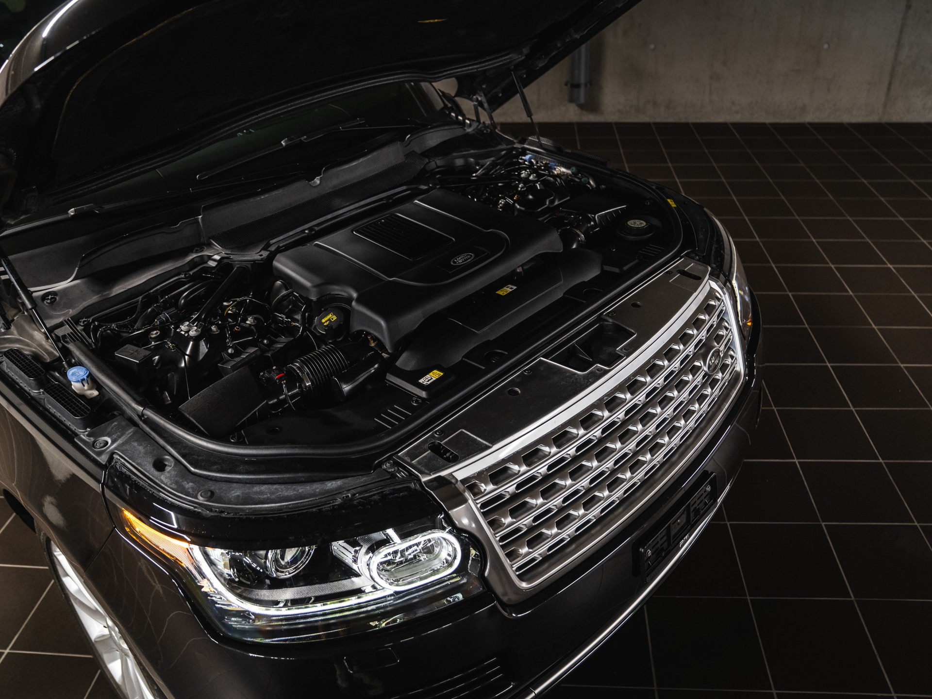 LAND ROVER Range Rover 4.4 SDV8 Vogue Automatic-image-14